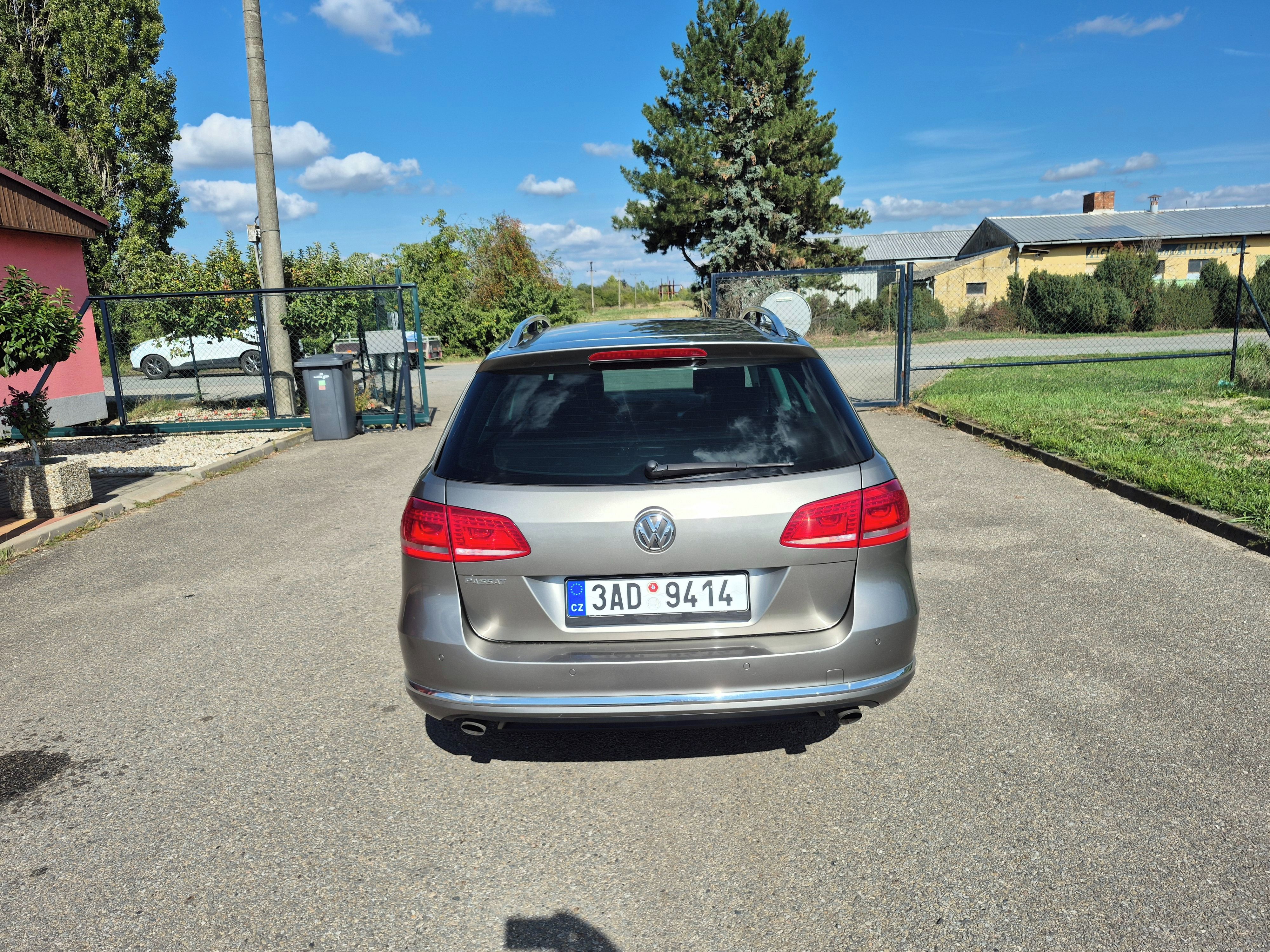 Volkswagen Passat Variant, 2,0TDI, 125kW, DSG, ČR - fotka 5