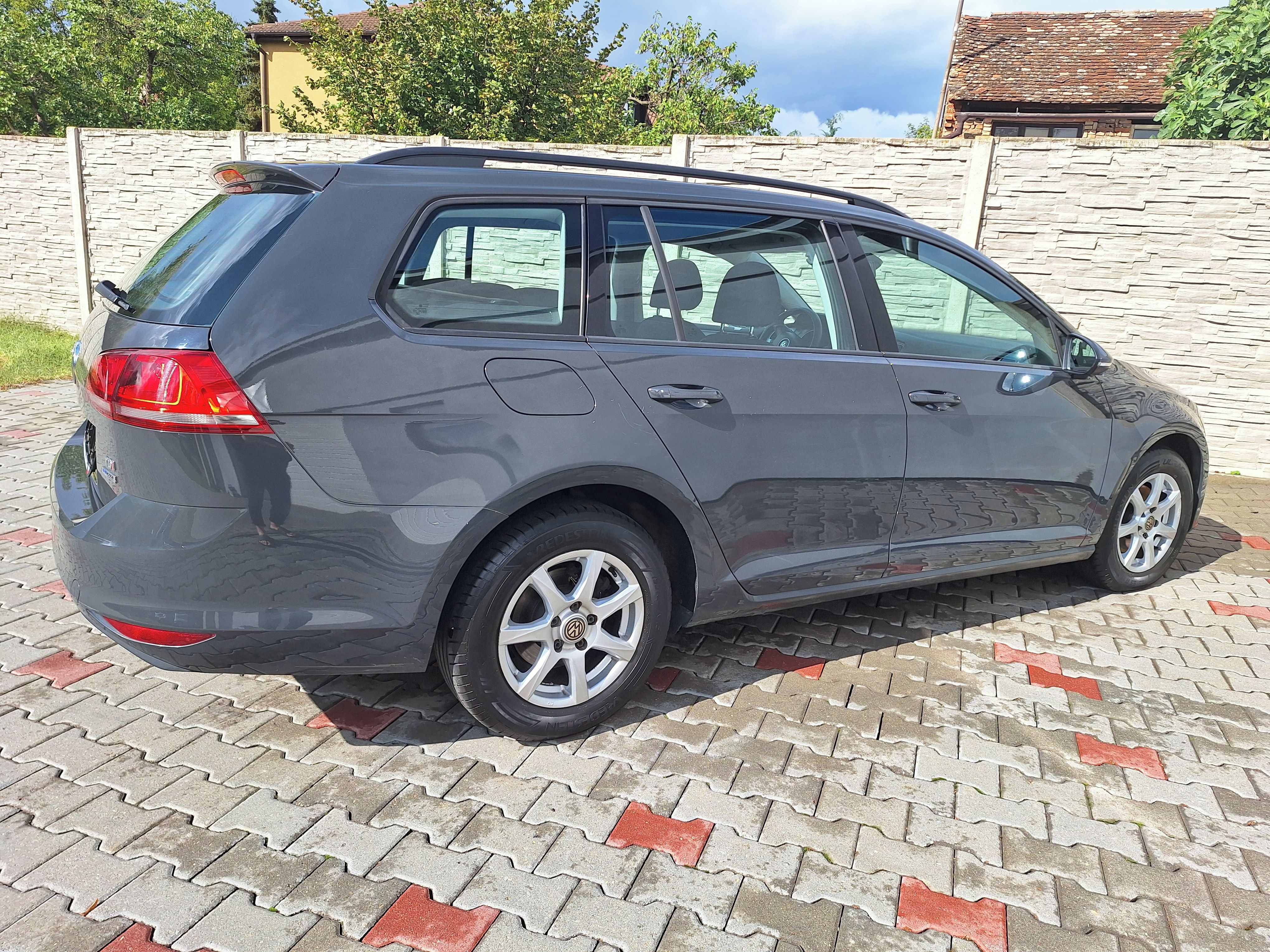 Volkswagen Golf, VII 1,6TDi 77kW,prav.servis - fotka 6