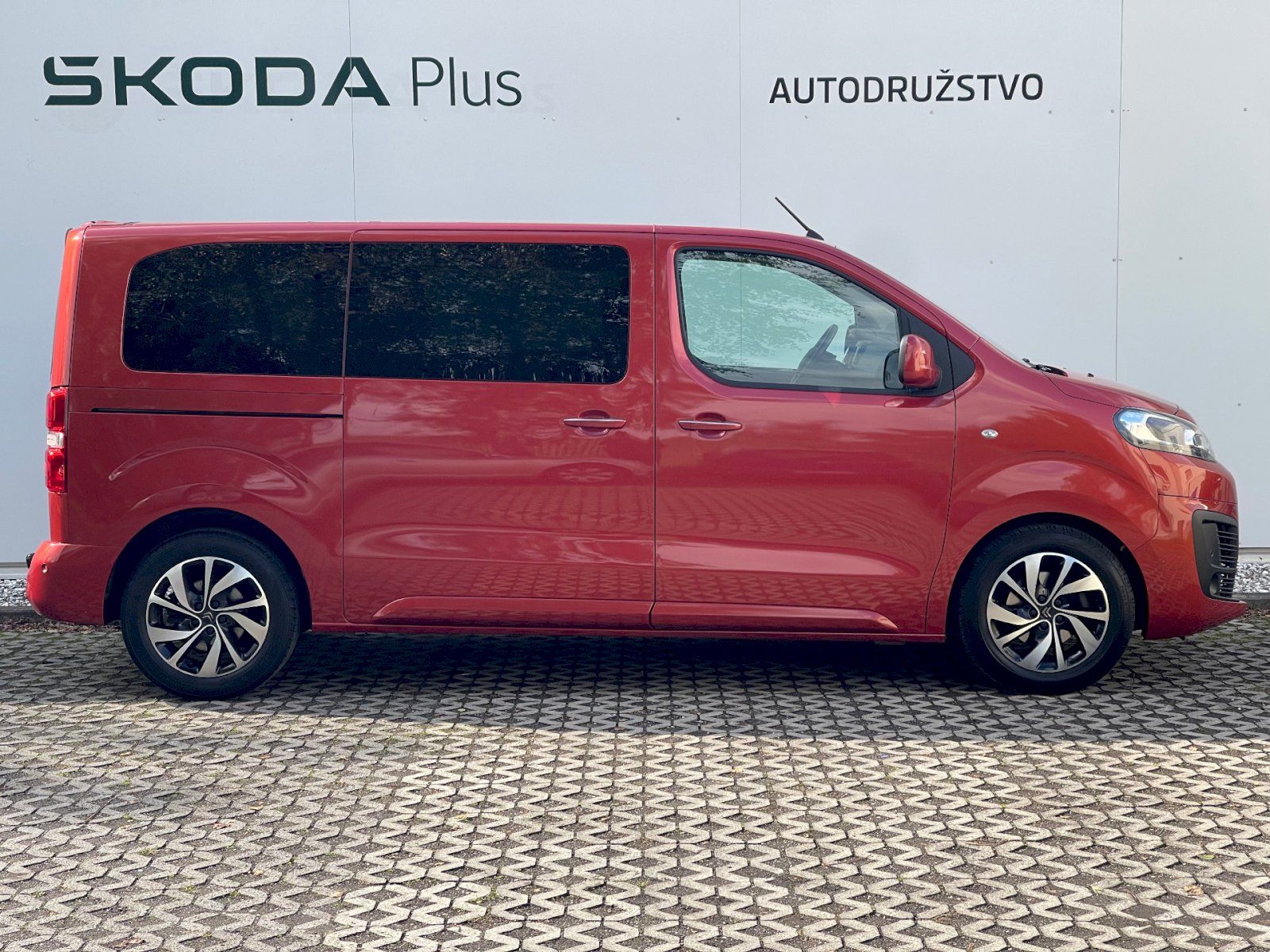Citroën SpaceTourer, AUT 2.0 HDi / 130 kW Shine - fotka 3