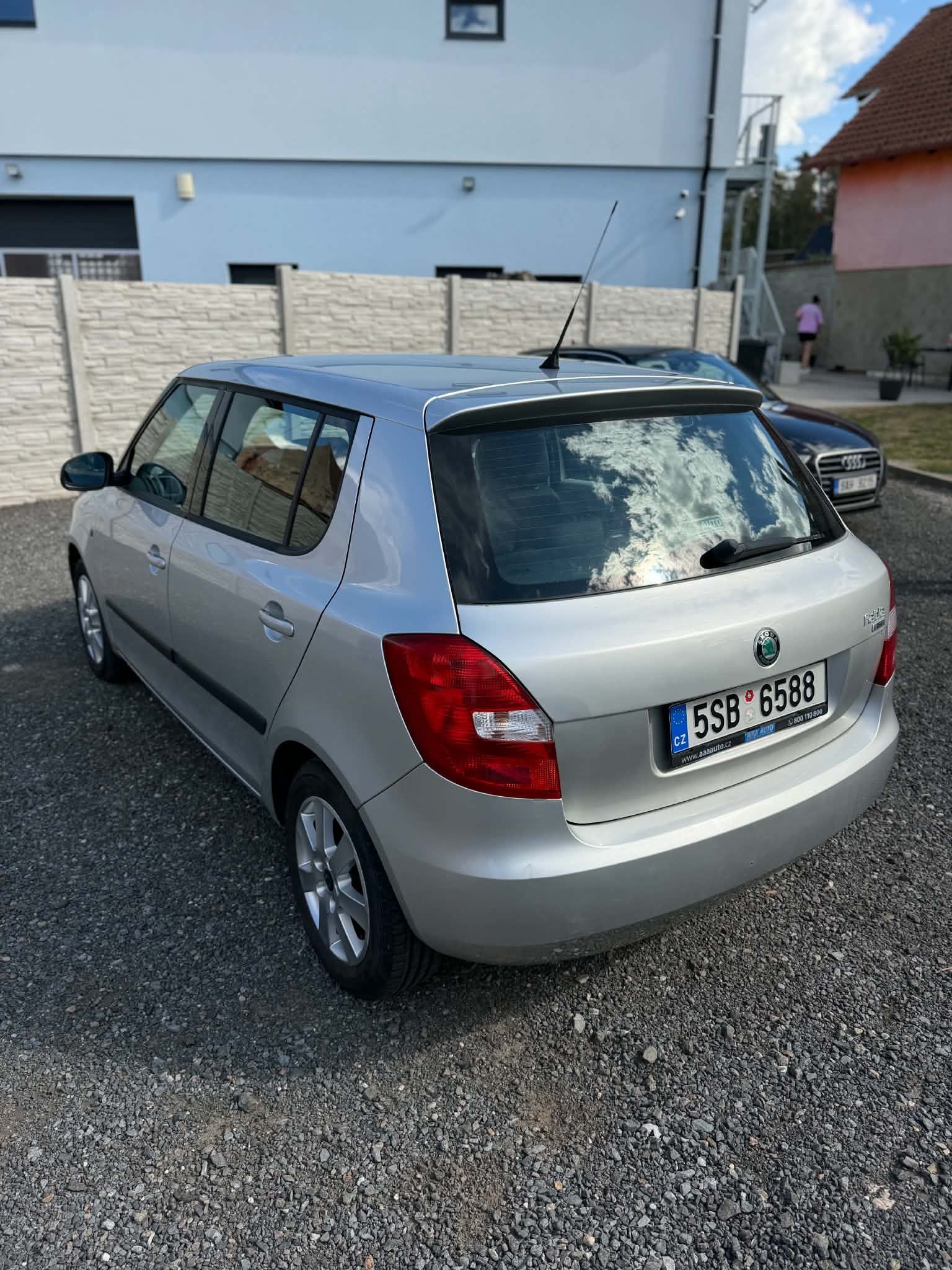 Škoda Fabia, Škoda Fabia II 1.4 16V 63 kW - fotka 3
