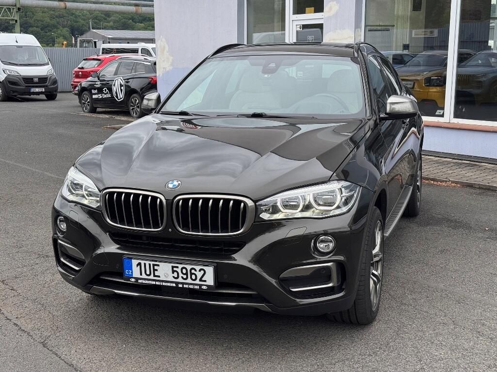 BMW X6, 4.4 V8 (449k) xDrive50i - fotka 5