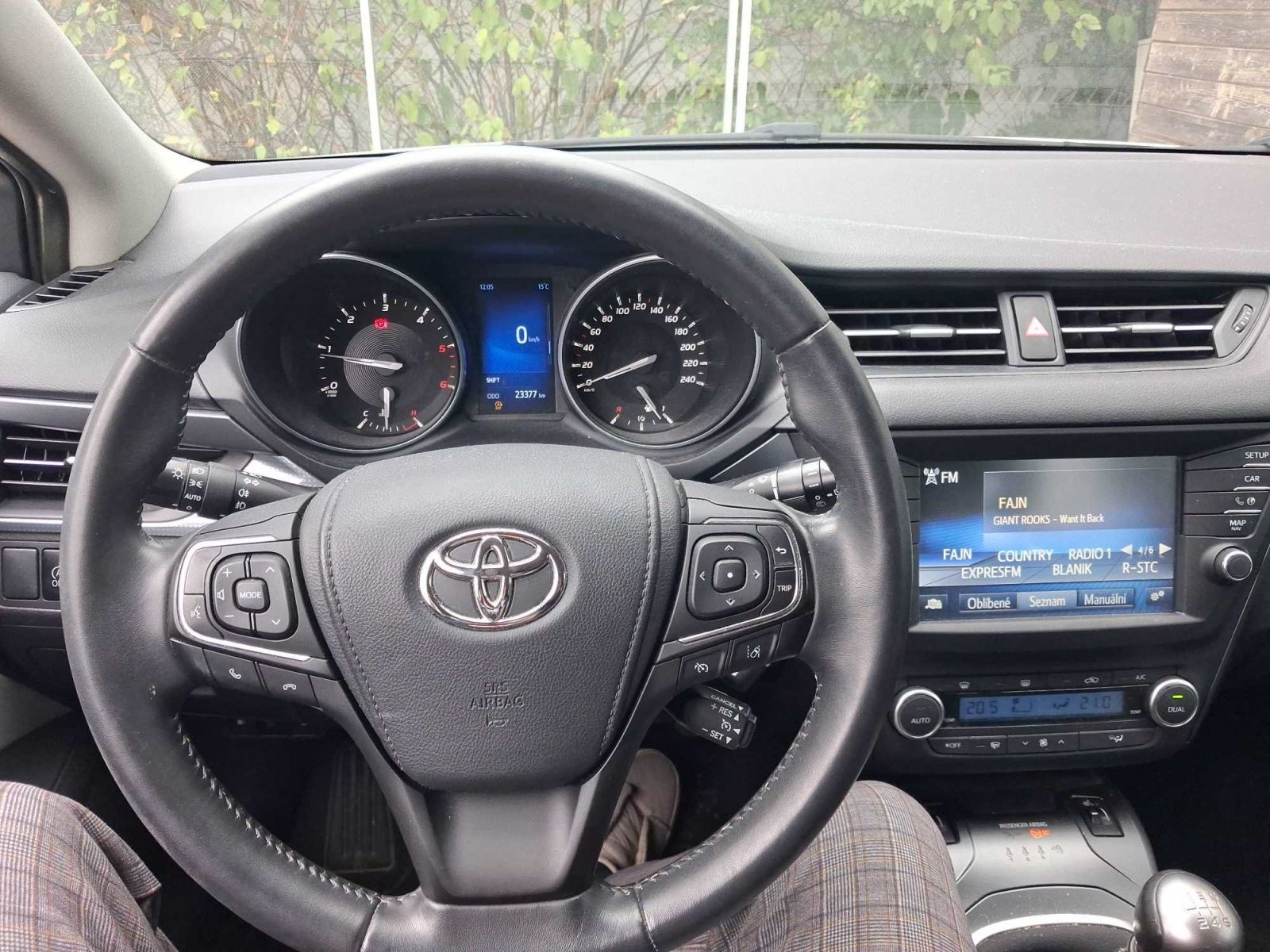 Toyota Avensis, 2.0 D-4D, Navi - fotka 3