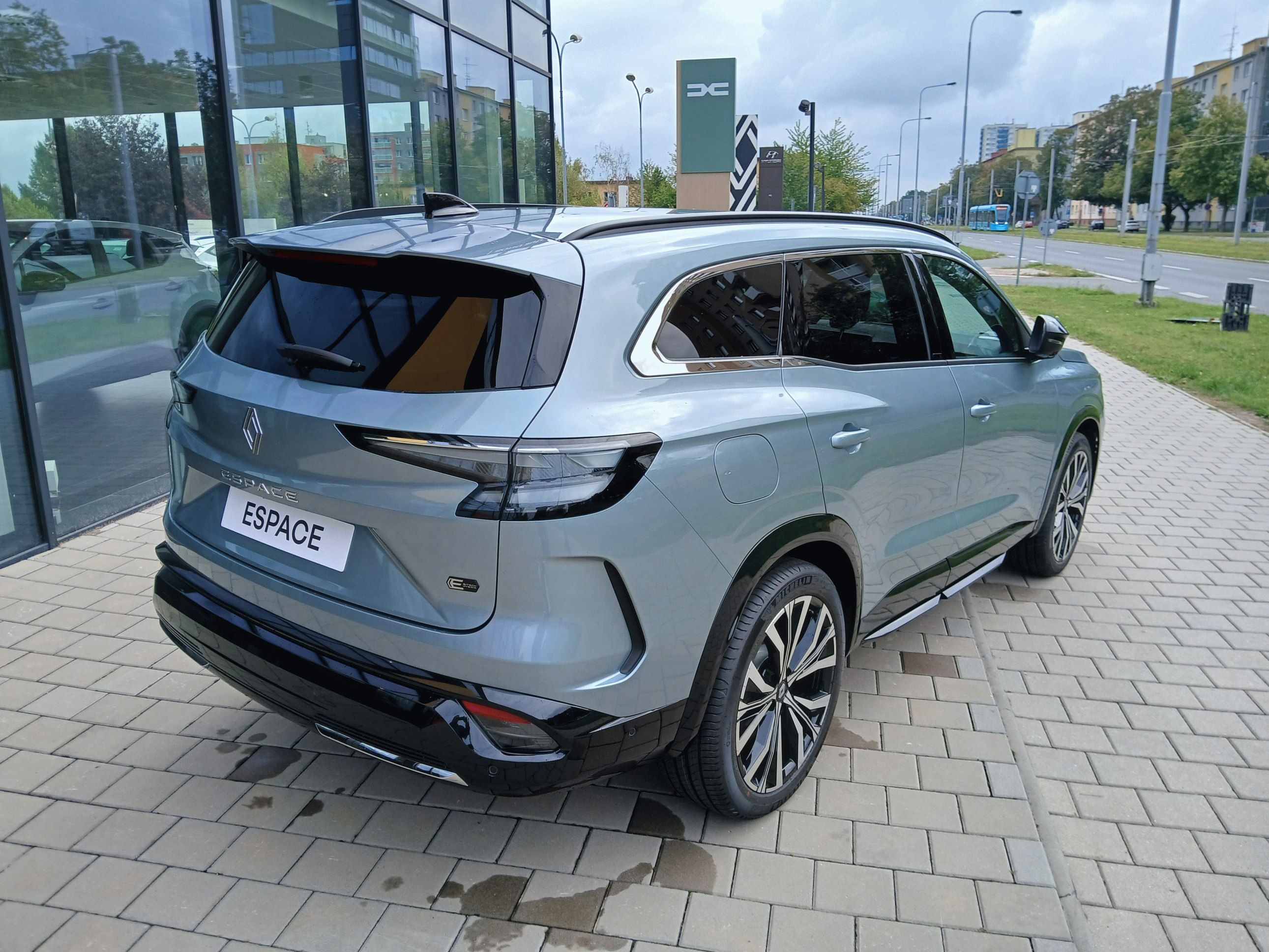 Renault Espace, Iconic full Hybrid E-Tech 200 - fotka 3