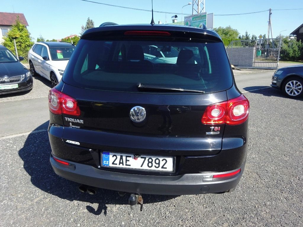 Volkswagen Tiguan, Comf. 1,4 TSI 110kW+6st.man-ČR - fotka 5
