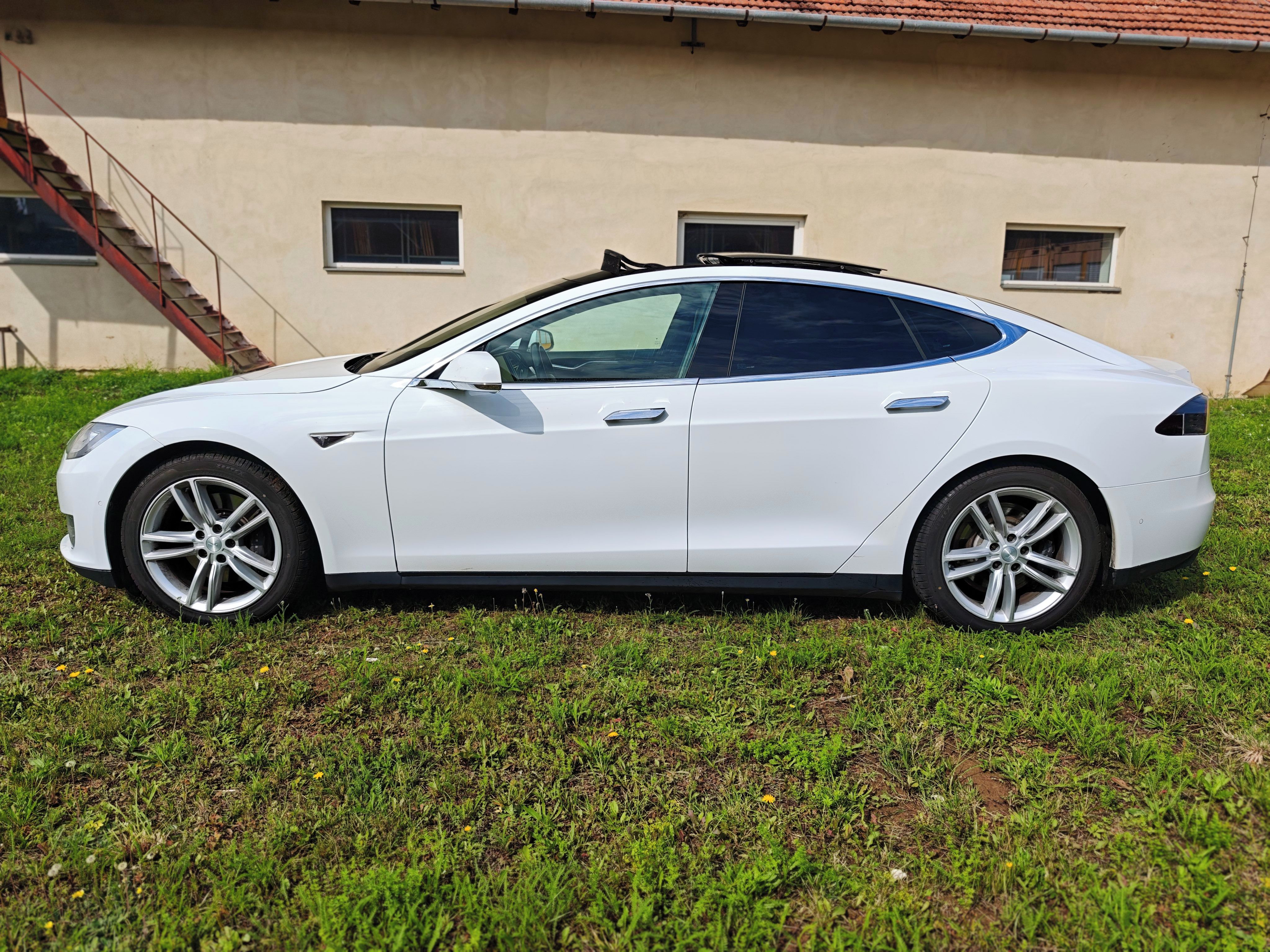 Tesla Model S, 2016 dual ZDARMA nabíjení - fotka 4