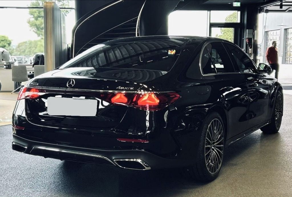 Mercedes-Benz Třídy E, 400 e 4M AMG*Kůže*360° kamera - fotka 4