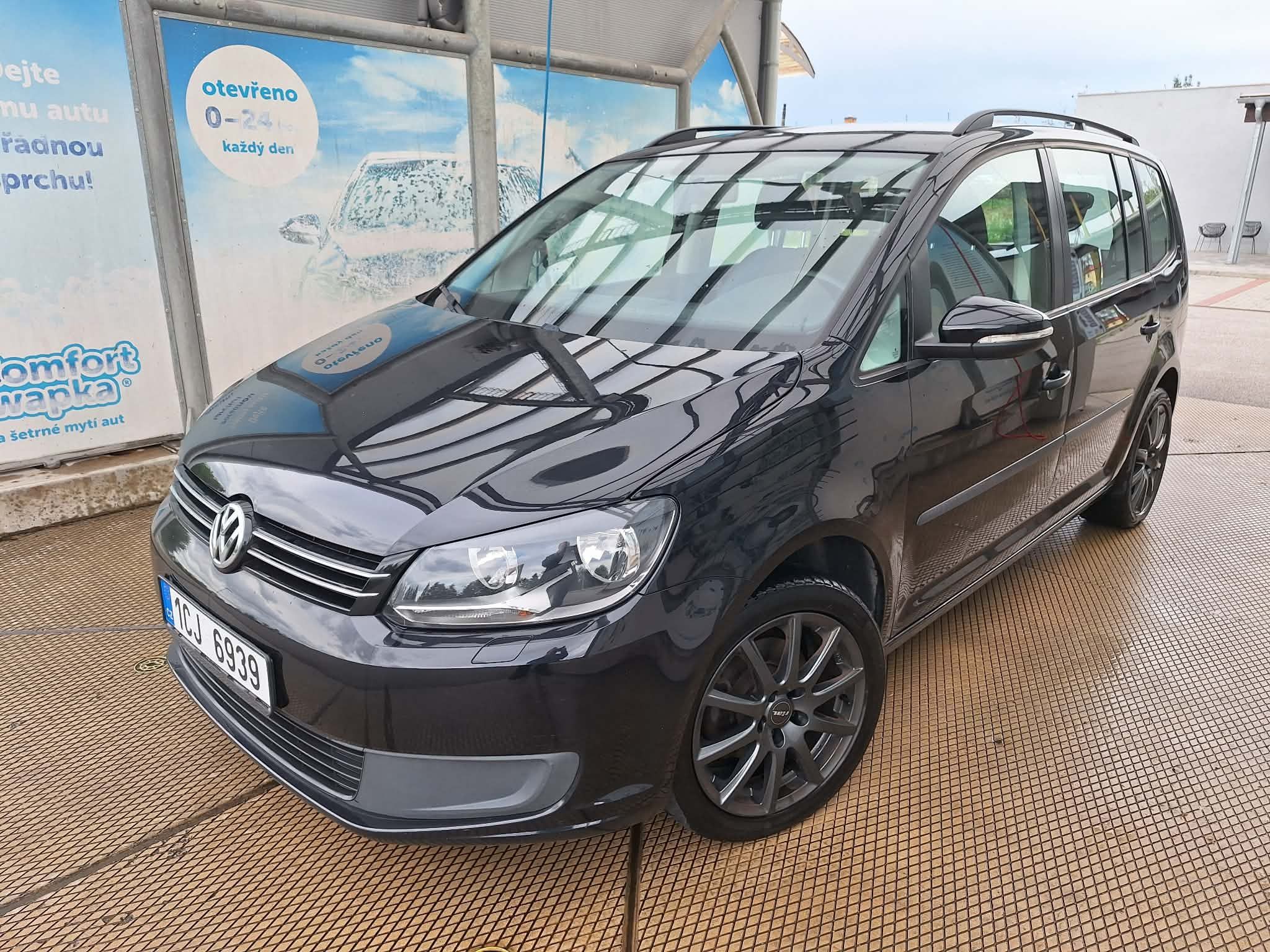 Volkswagen Touran, TSI 77 kW TOP stav + Navi