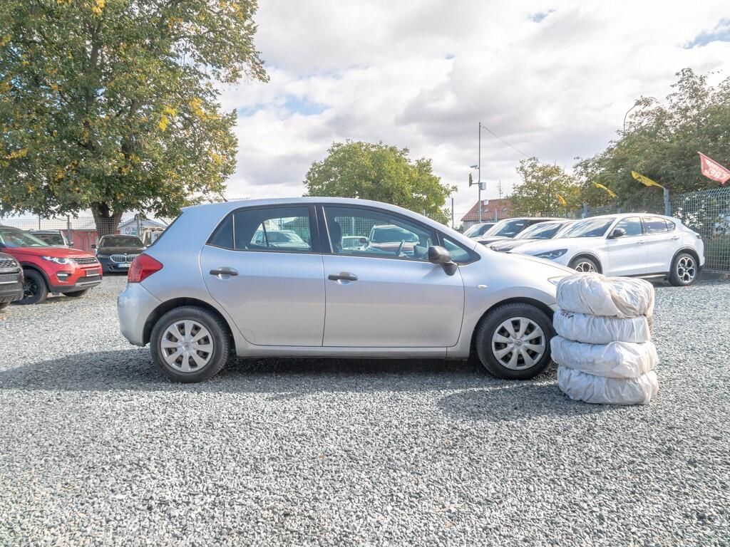 Toyota Auris, ČR 1.4D 66KW – 2x KOLA - fotka 4