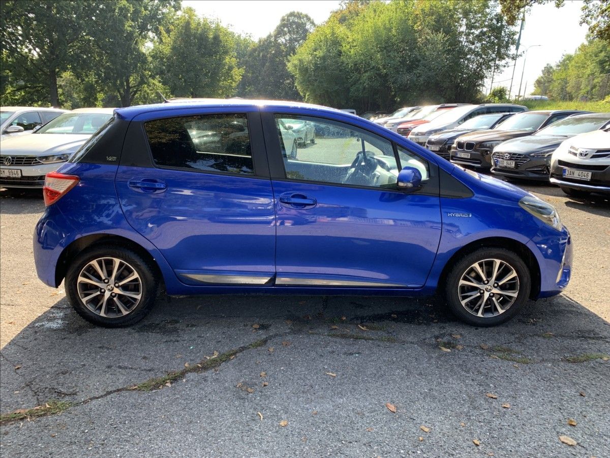 Toyota Yaris, 1,5 HYBRID - fotka 4
