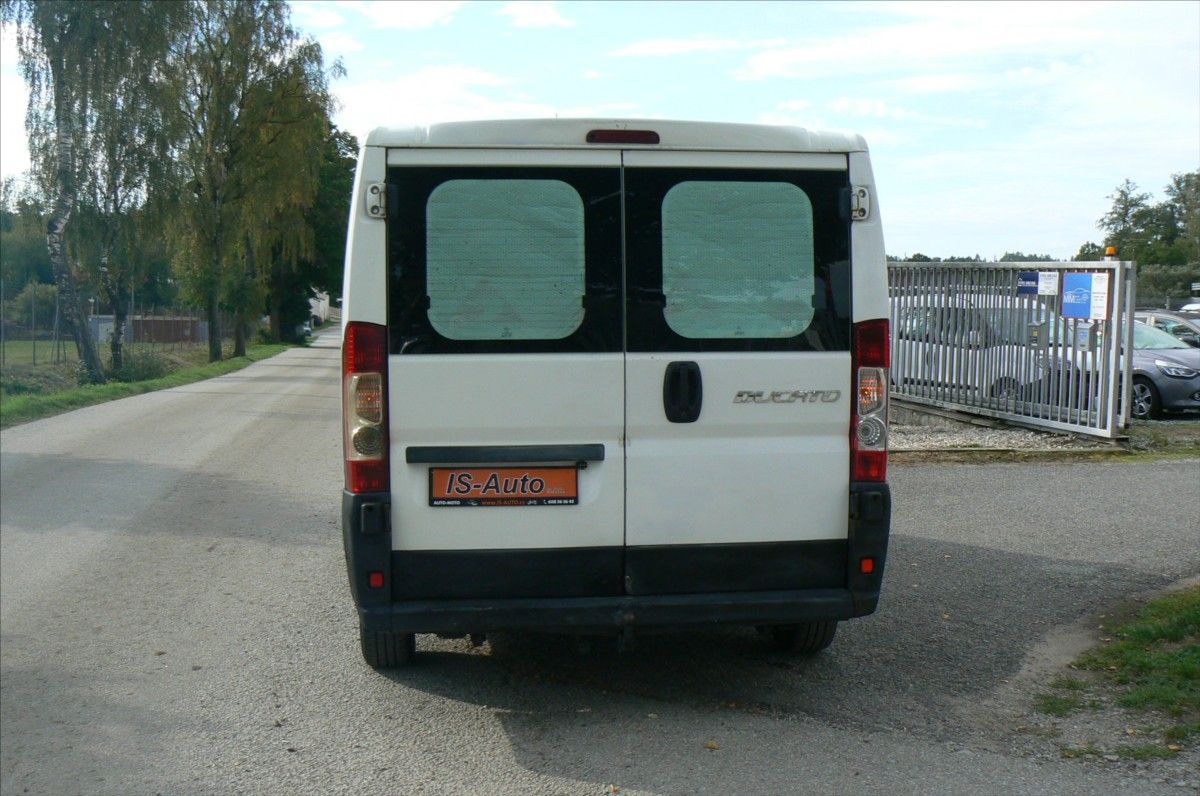 Fiat Ducato, 2,3 JTD- 9 míst -1 lůžko - fotka 6
