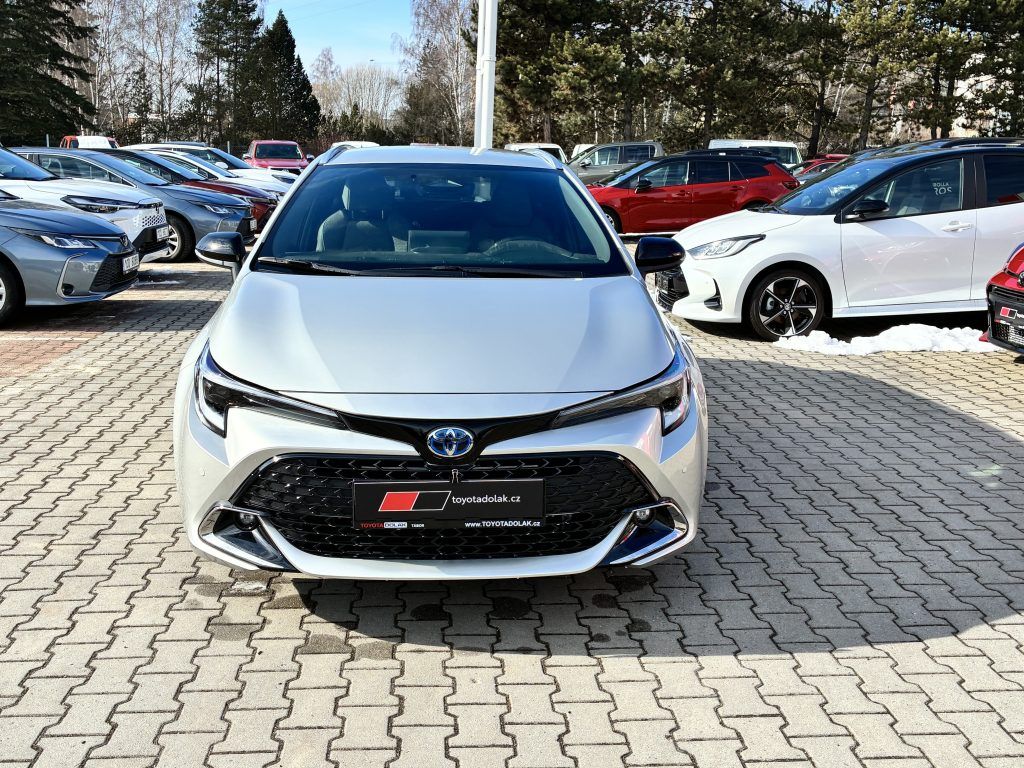 Toyota Corolla, 1.8 Hybrid Style - fotka 2