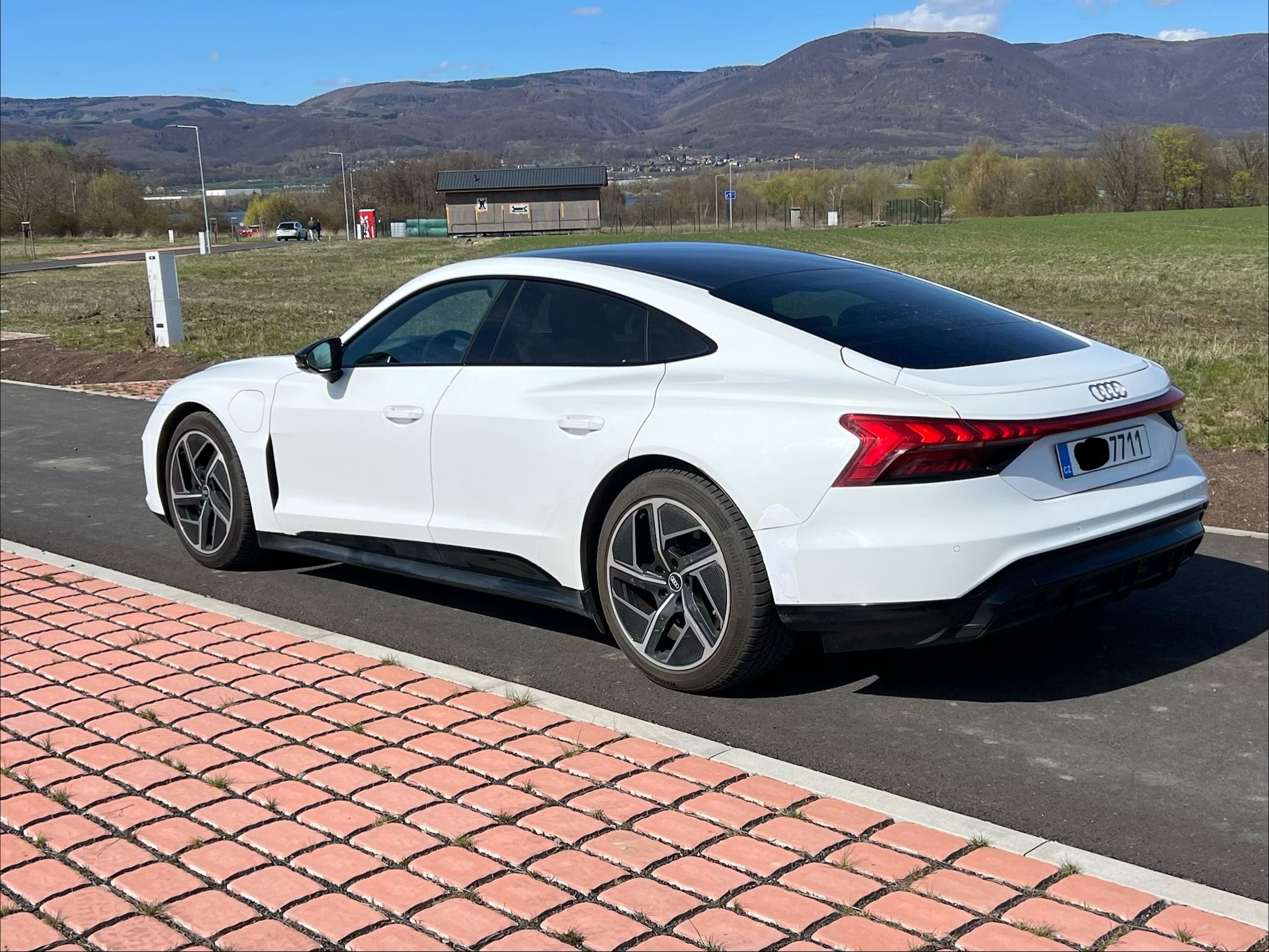 Audi e-tron GT, GT,B&O,naklápěcí,matrix,panora - fotka 2