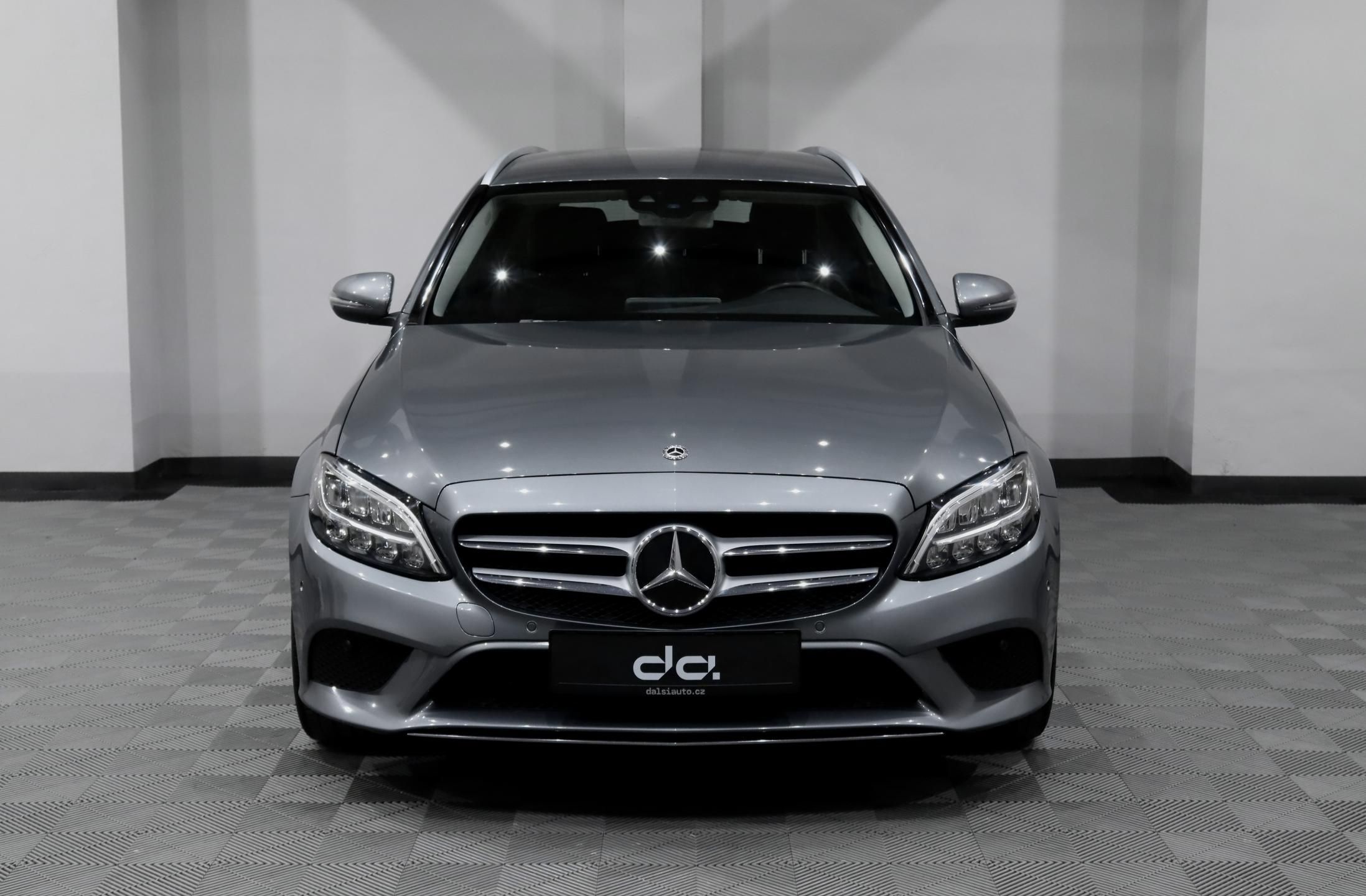 Mercedes-Benz Třídy C, 180 T 115 kW 9G-Tronic - fotka 3