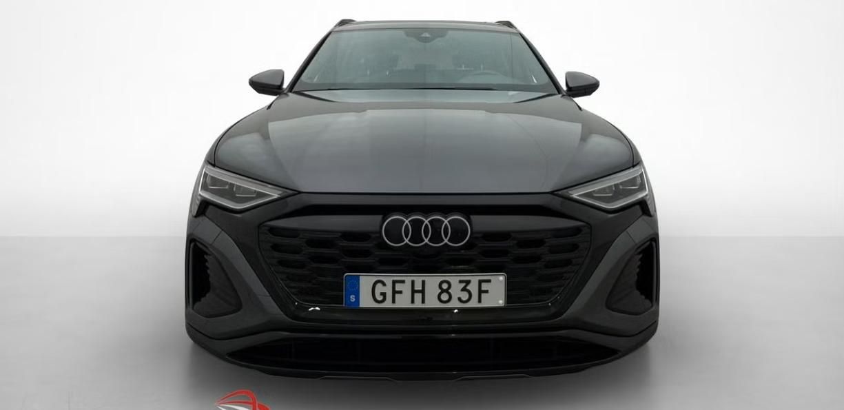 Audi Q8 e-tron, 55 Q SoH 96% 360k Pano Tažné - fotka 2