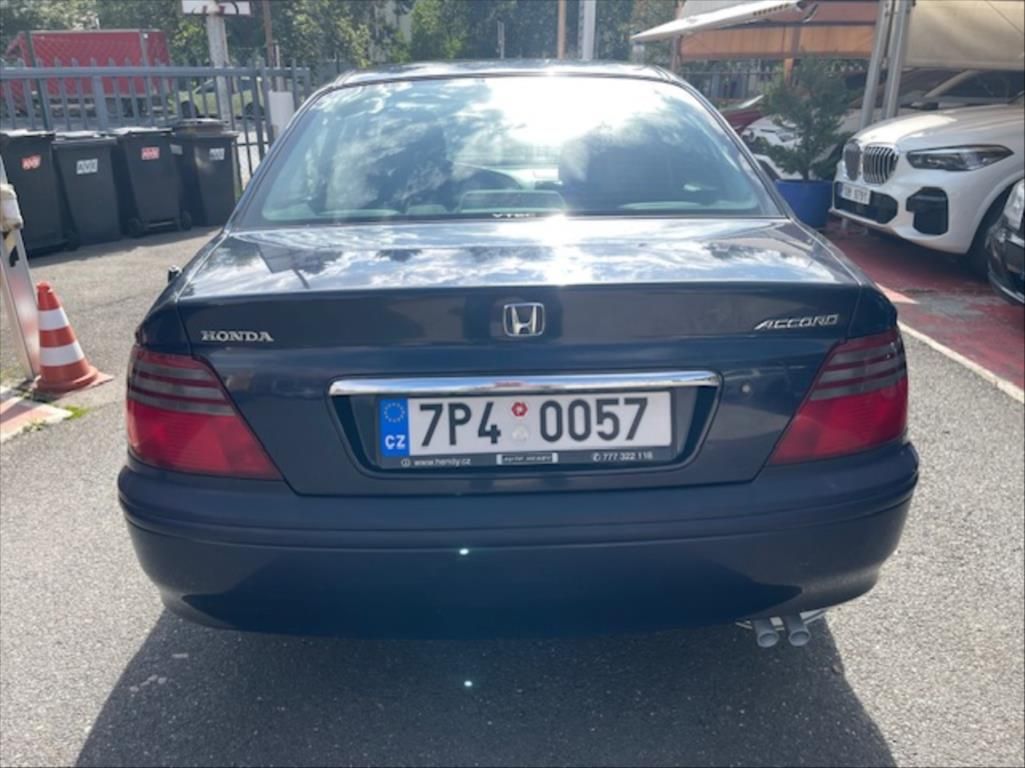 Honda Accord, 1,8 i LS klima Automat - fotka 6