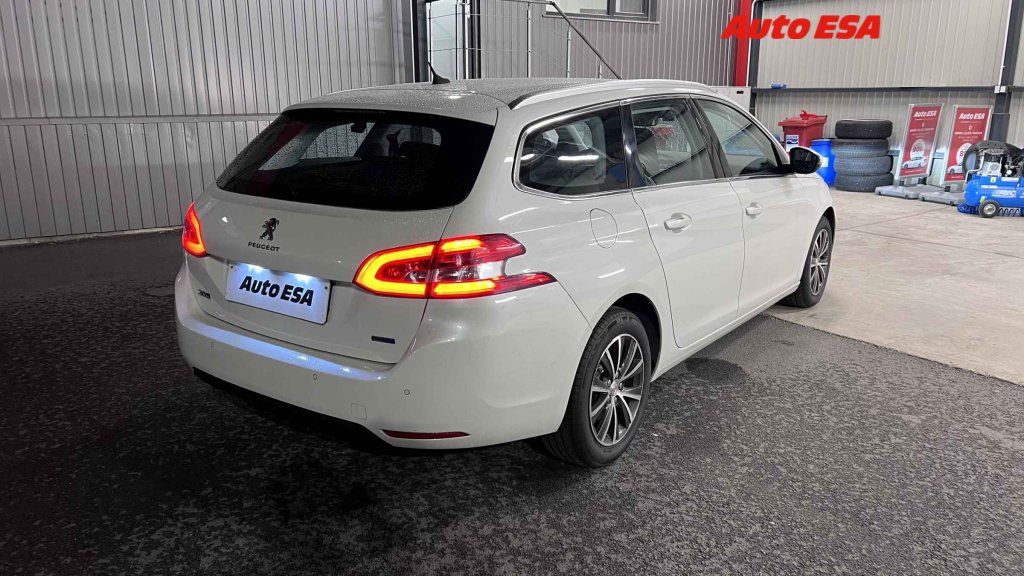 Peugeot 308, 1.6 Blue HDi - fotka 2