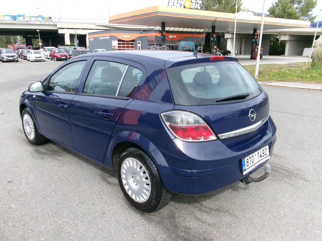Opel Astra, 1.6i KOUPENO ČR, 96 000 KM - fotka 3