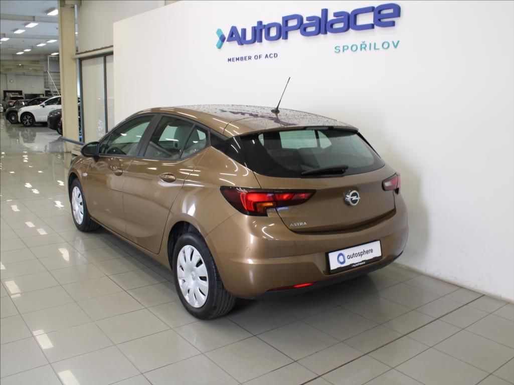 Opel Astra, 1,4 i 74kW 1.maj.ČR 68tkm! - fotka 3