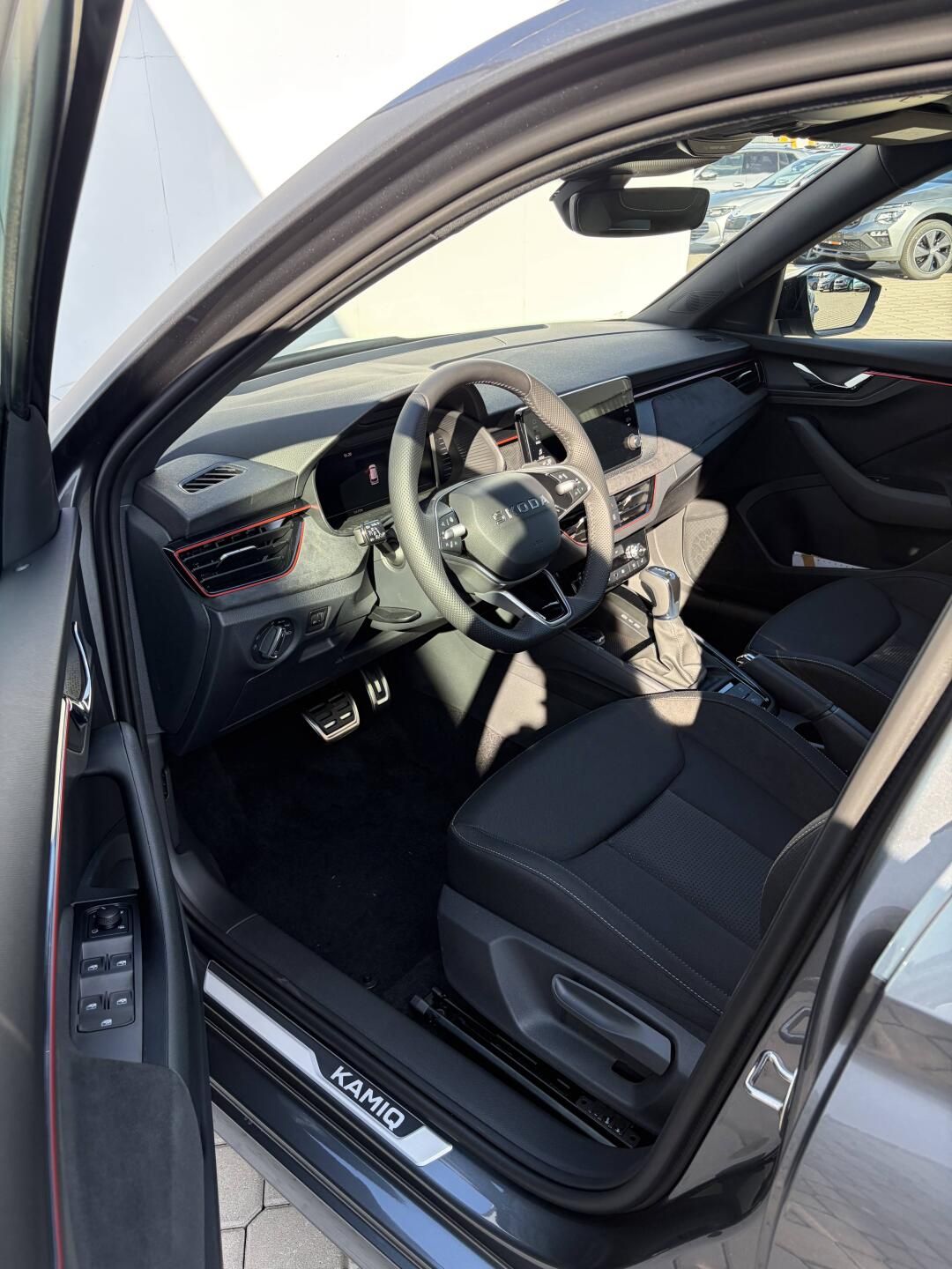 Škoda Kamiq, Dynamic 1,0 TSI 85 kW DSG 7  1 - fotka 3