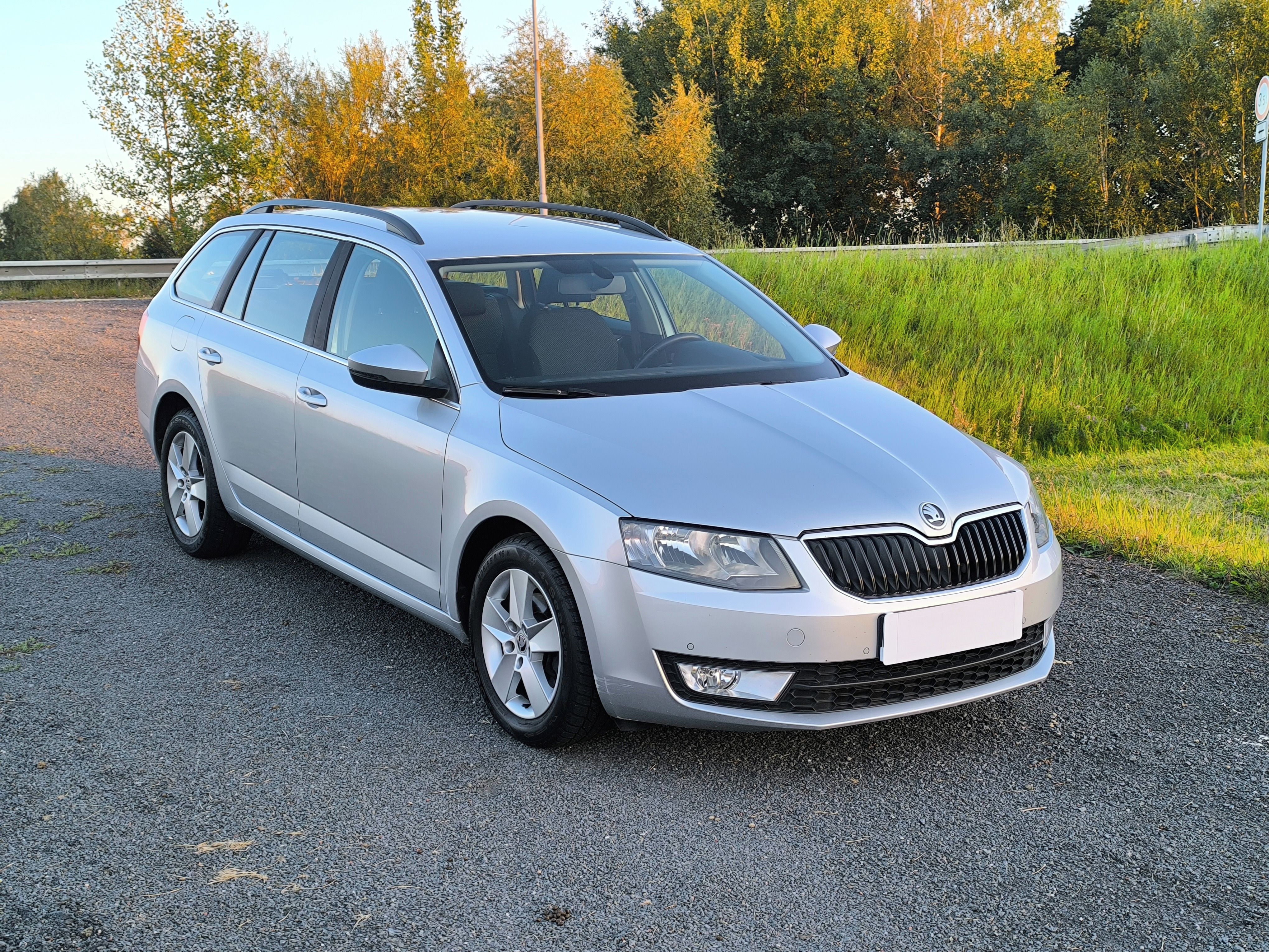 Škoda Octavia, 1.4TSI 103kW SERVISOVÁNO - fotka 3