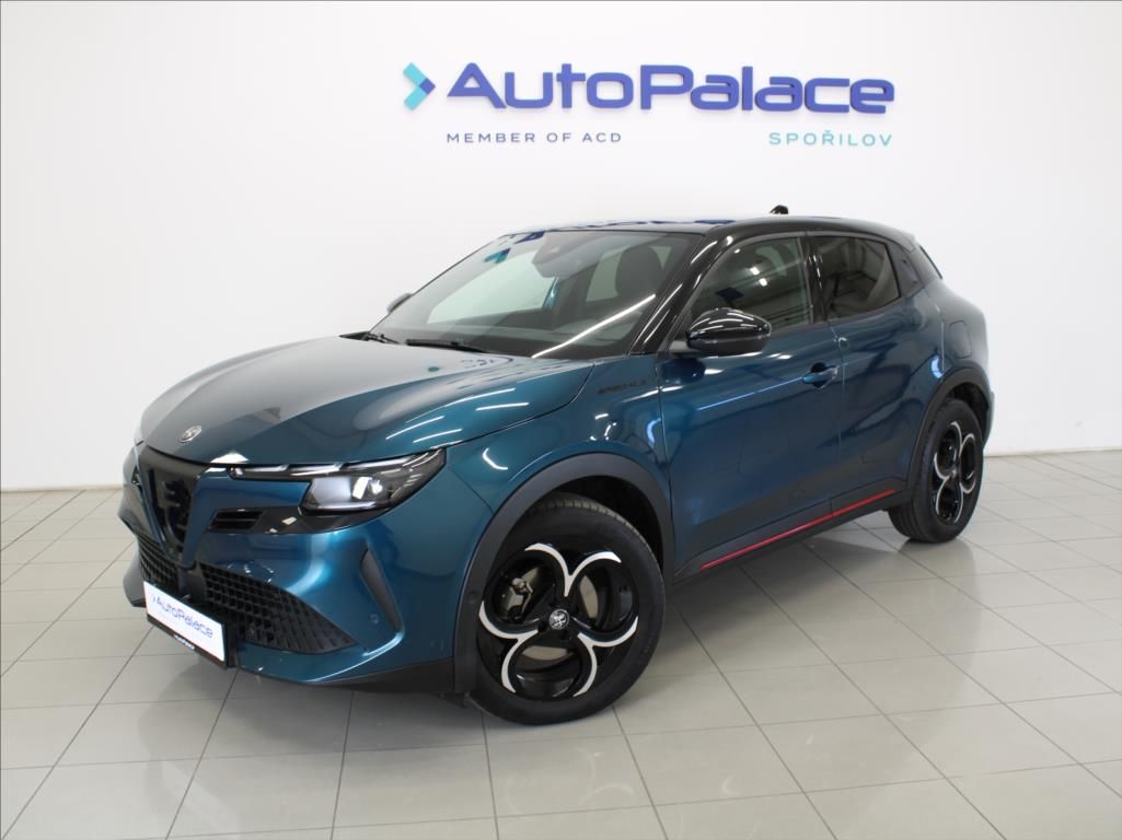 Alfa Romeo Junior, 1,2 Hybrid 145k.PANO.El.sed.ČR