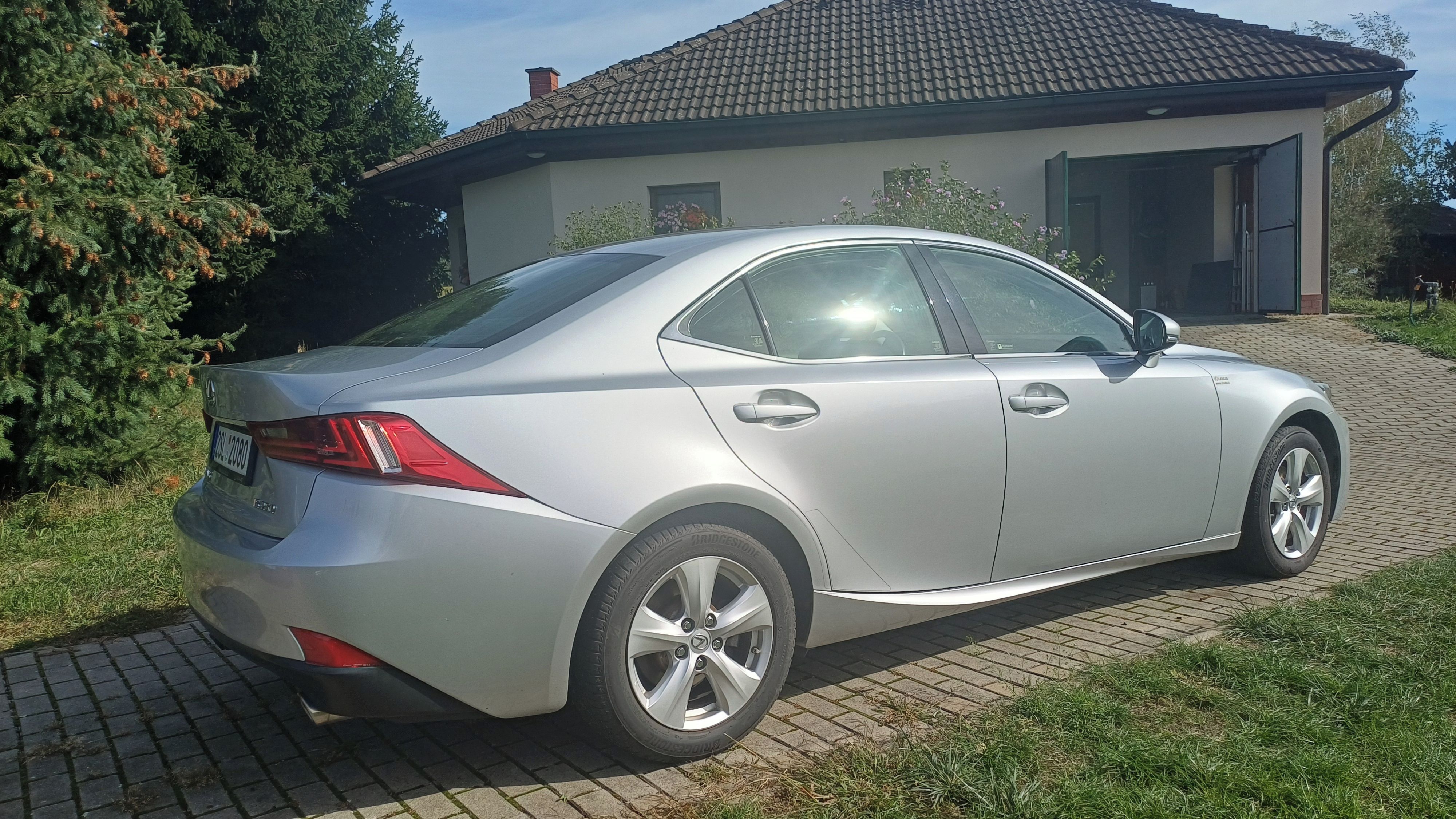 Lexus IS, Lexus IS 250, 2,5 V6 153 KW - fotka 2