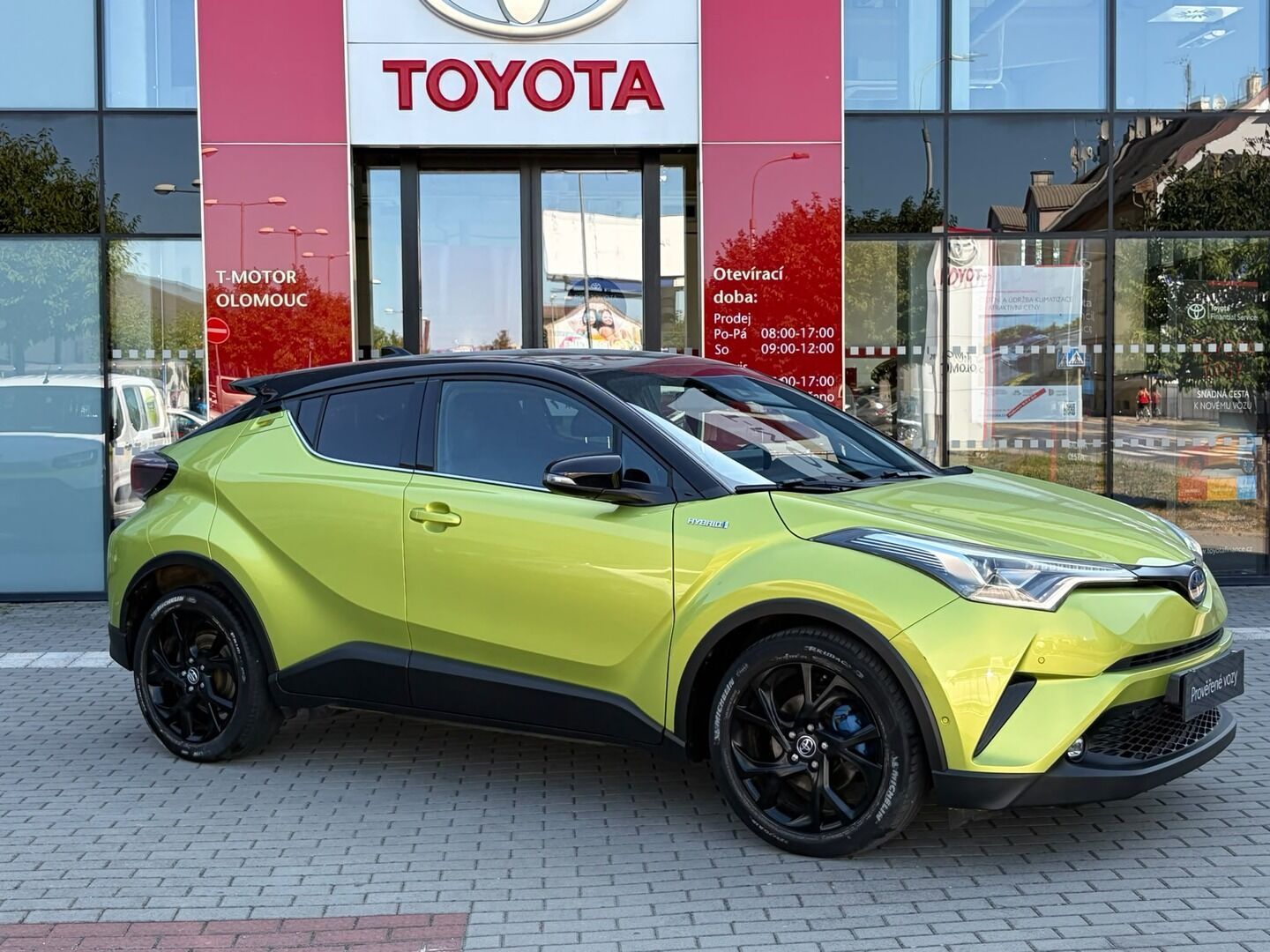 Toyota C-HR, 1.8 Hybrid Premium - fotka 4