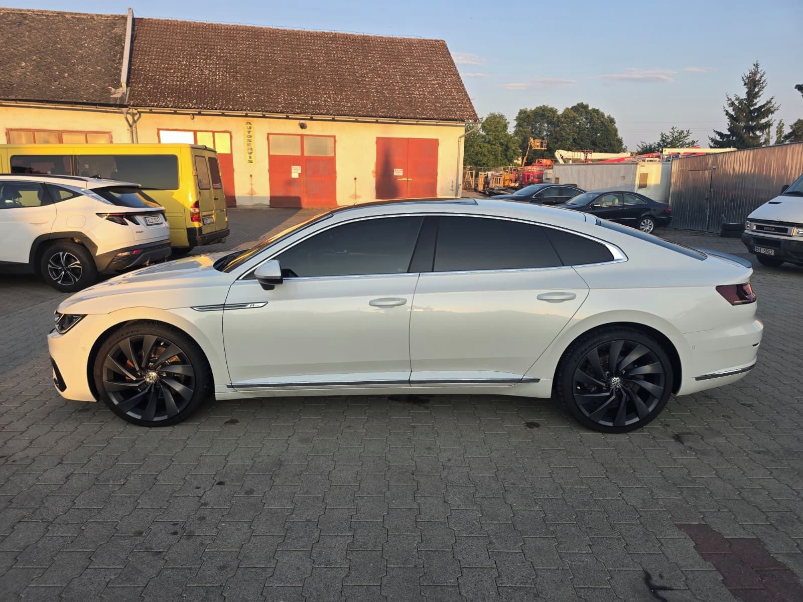 Volkswagen Arteon, 2.0 TDI BI-TURBO R-Line - fotka 2