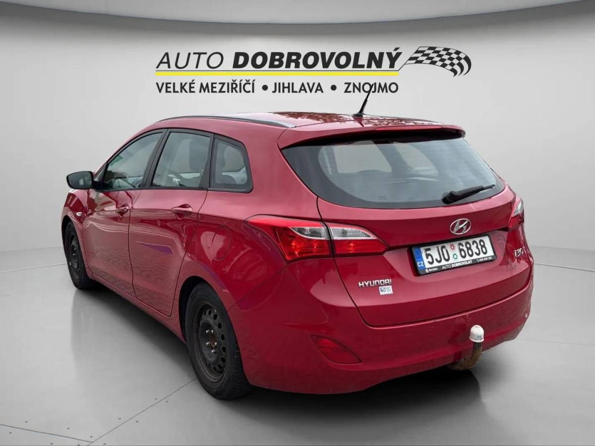 Hyundai i30, Hyudai 1.6i  MT6 (88kW/120k)/6 - fotka 5