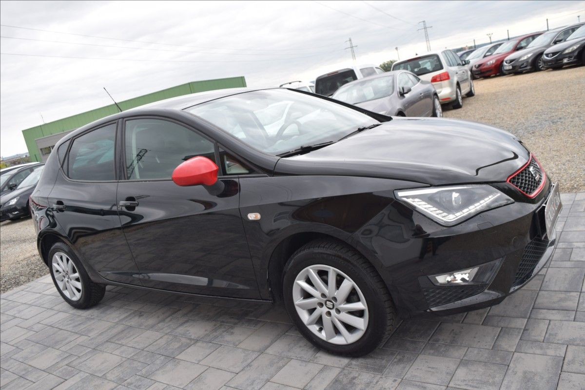 Seat Ibiza, 1,2 i 66KW FR-LINE NÍZKÉ KM - fotka 5