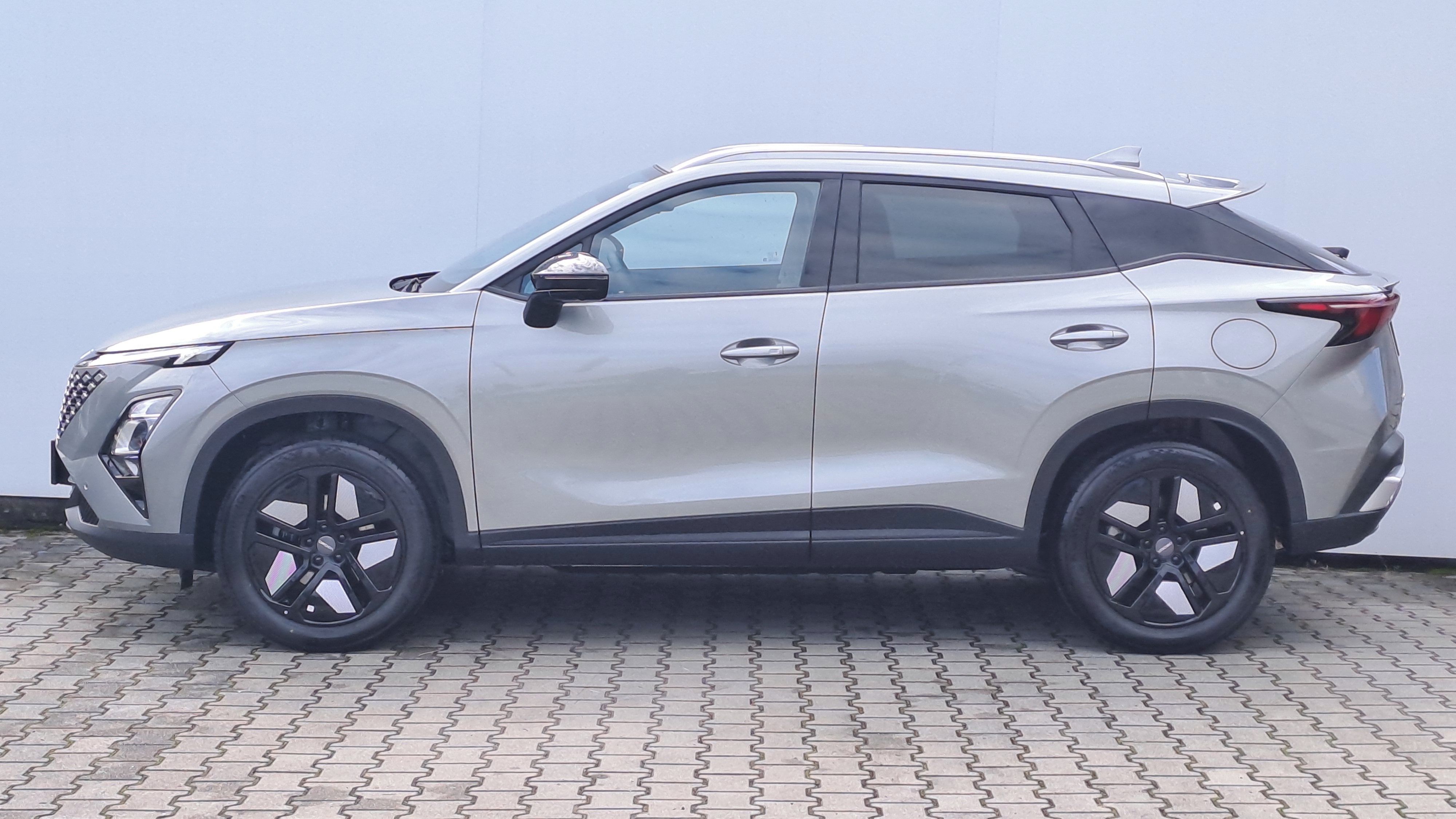 Omoda 5, 1,6 T-GDi PREMIUM - fotka 2
