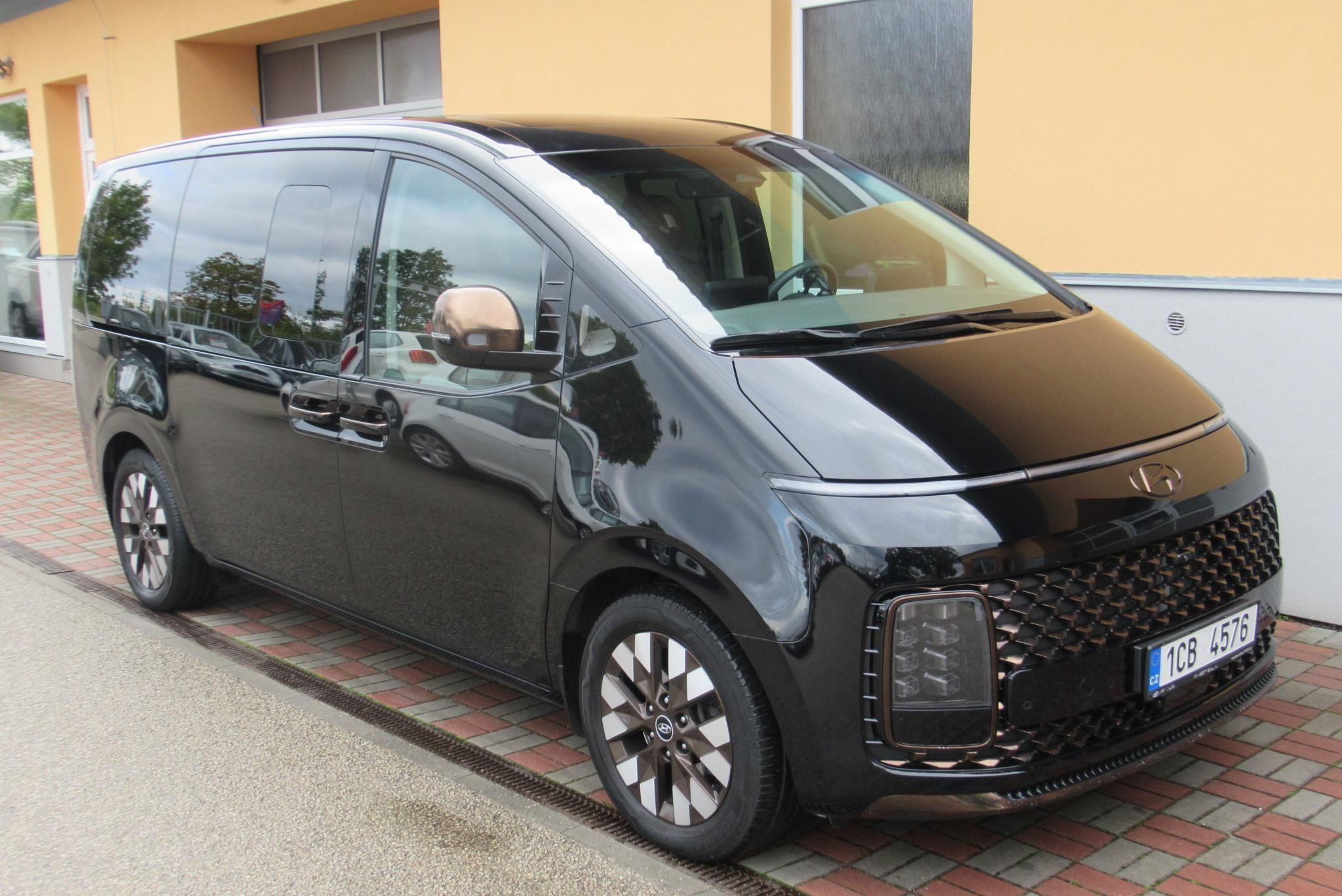 Hyundai Staria, 2.2 CRDi 4x4 TAŽNÉ PANORAMA