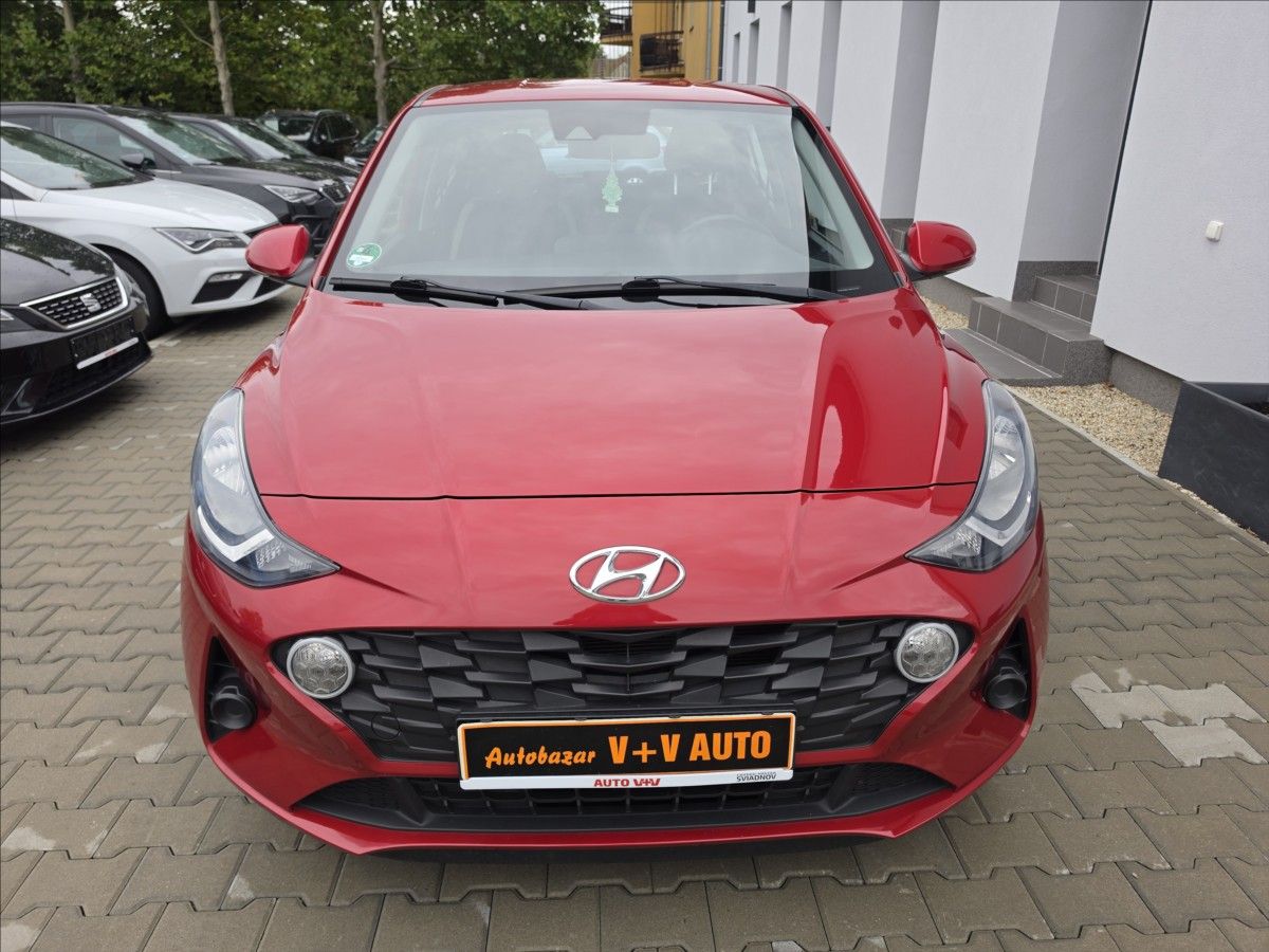Hyundai i10, 1,0 49KW vyhř. volat + sedadla - fotka 2