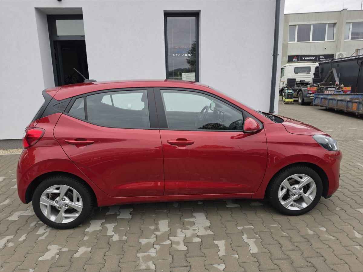 Hyundai i10, 1,0 49KW vyhř. volat + sedadla - fotka 5