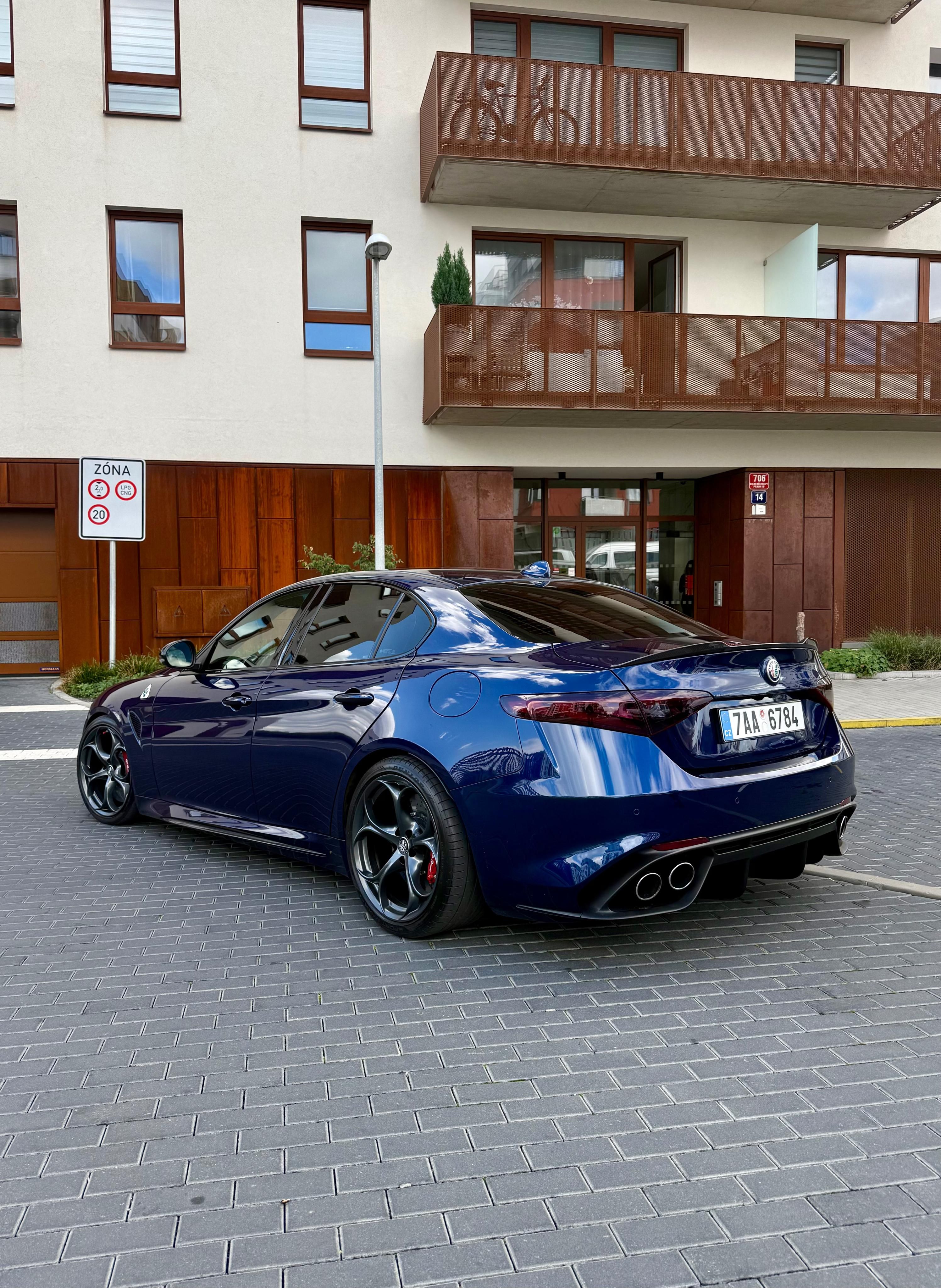 Alfa Romeo Giulia, Quadrifoglio 2.9 V6 BiTurbo - fotka 4