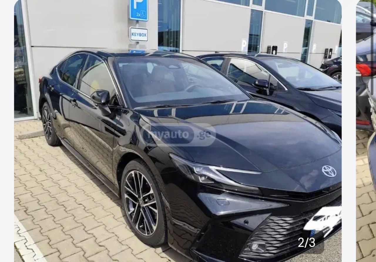 Toyota Camry, 2.5 Hybrid Executive (VIP)