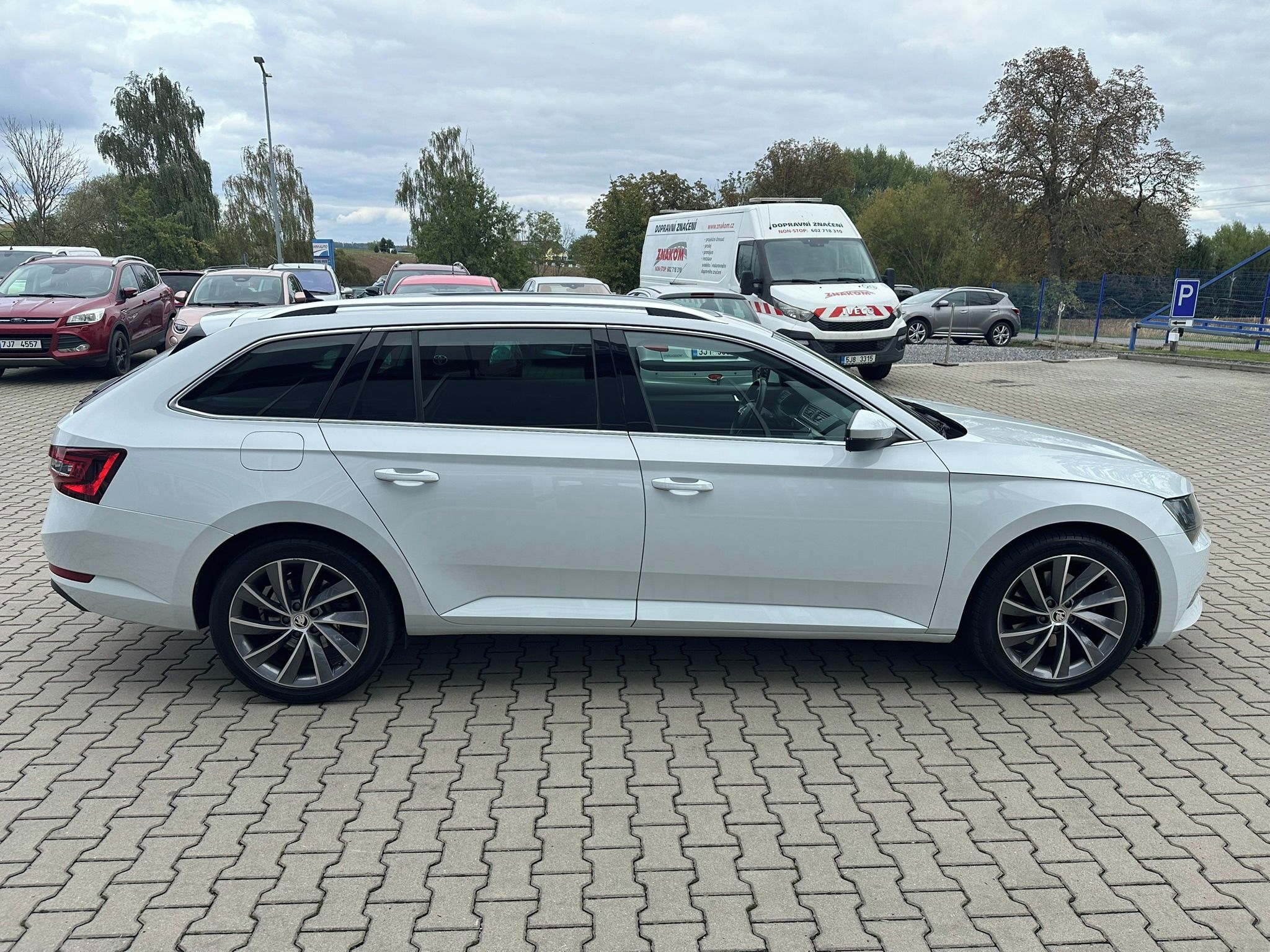 Škoda Superb, 2,0TDi 140kW, 2 sady kol - fotka 6