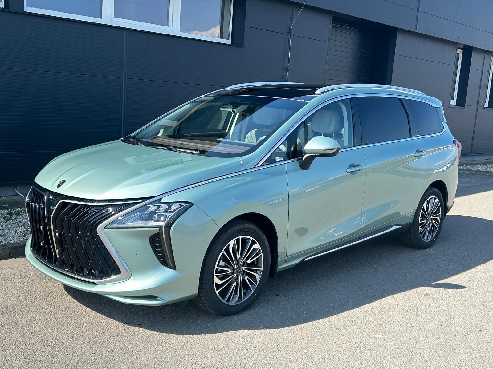 Dongfeng U-Tour, EXCLUSIVE FR