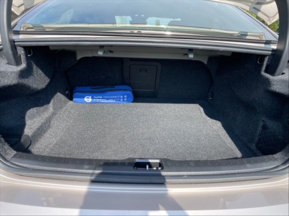 Volvo S60, 2,0 B5 Ultimate Dark AWD AT - fotka 6