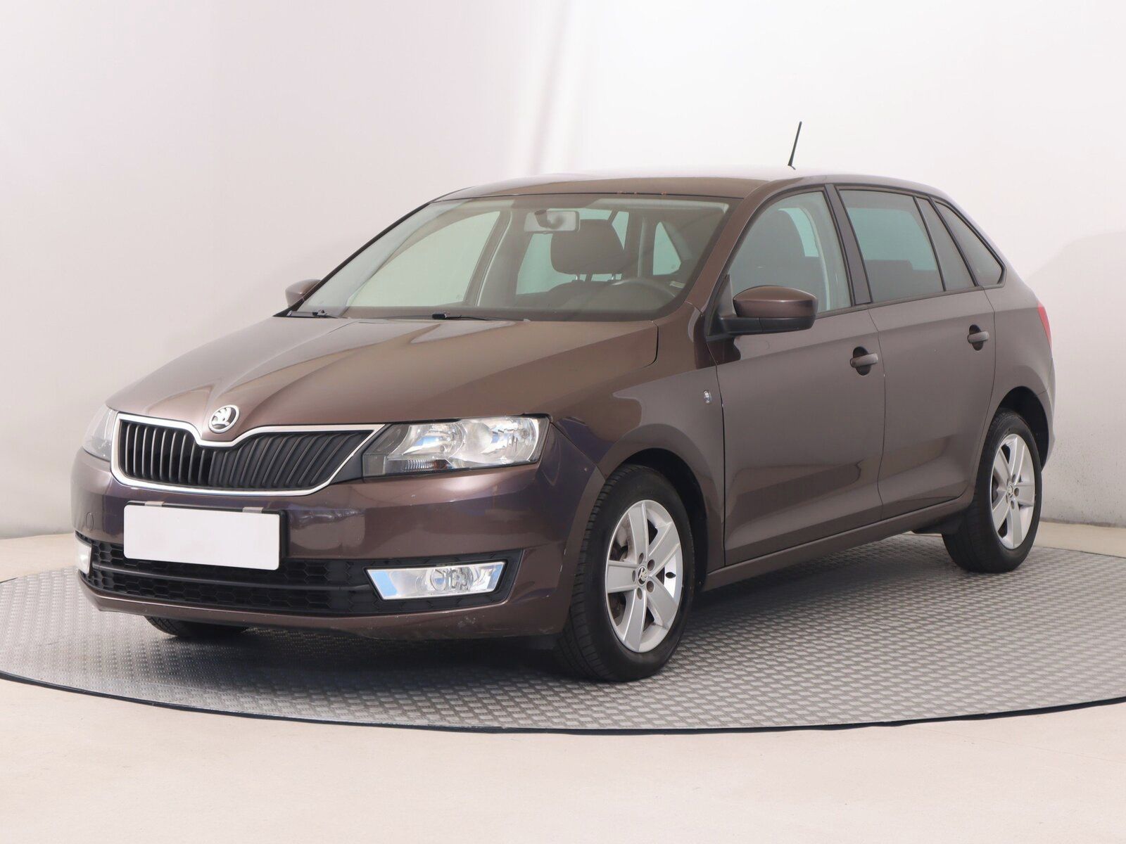 Škoda Rapid, 1.2 TSI, Spaceback - fotka 2