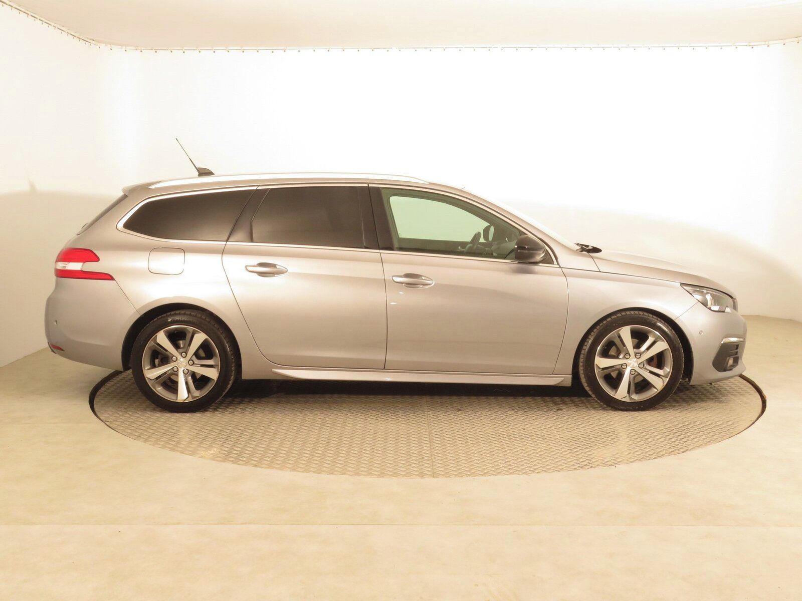 Peugeot 308, 1.6 BlueHDi, GT Line, Automat - fotka 6