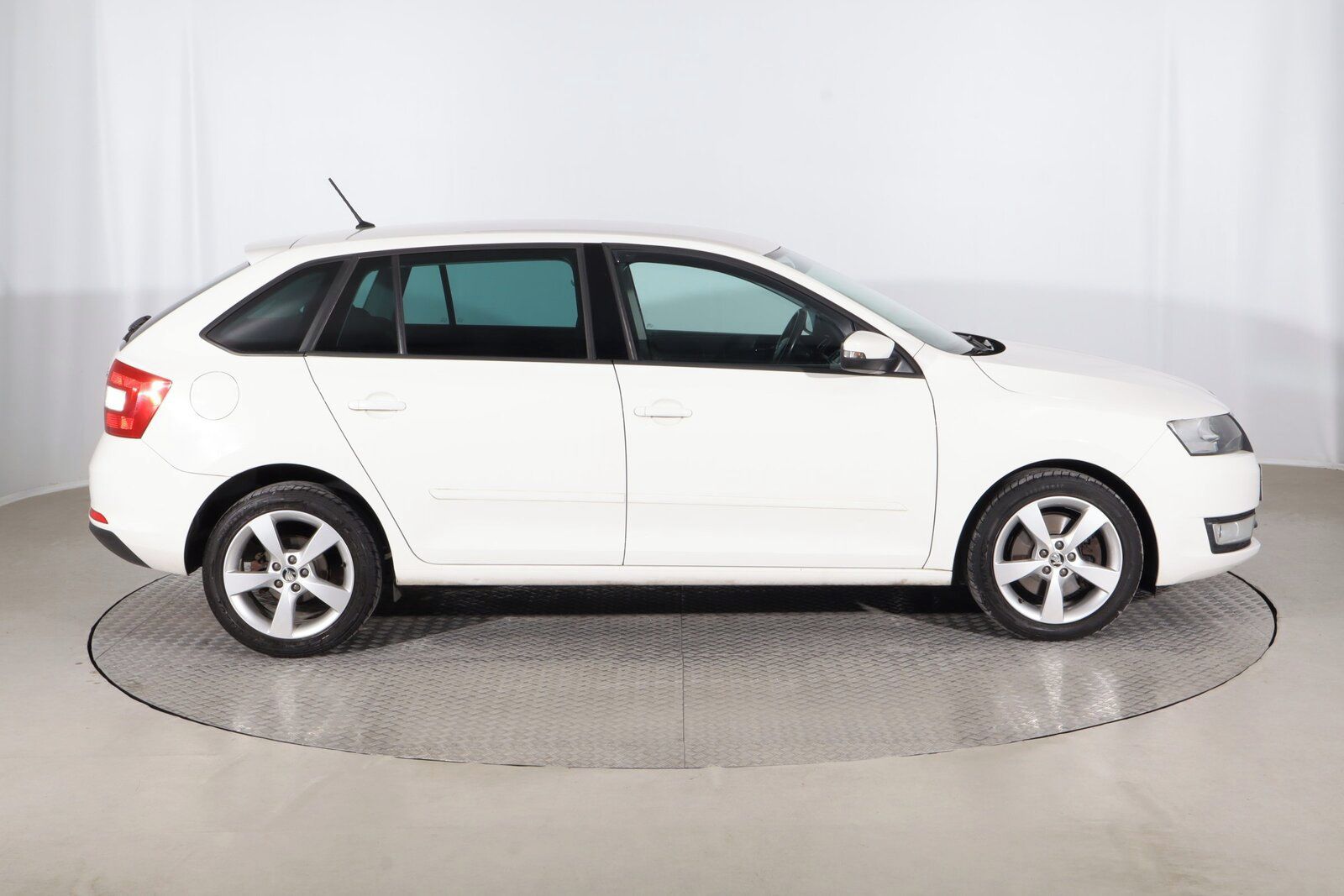 Škoda Rapid, 1.6 TDI, Serv.kniha - fotka 6
