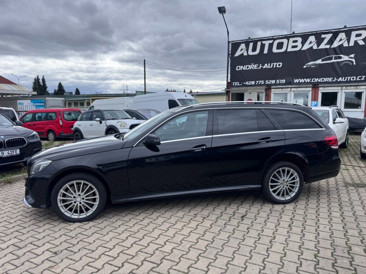 Mercedes-Benz Třídy E, 350 3,0D 4X4 AUTOMAT BLUETEC - fotka 2