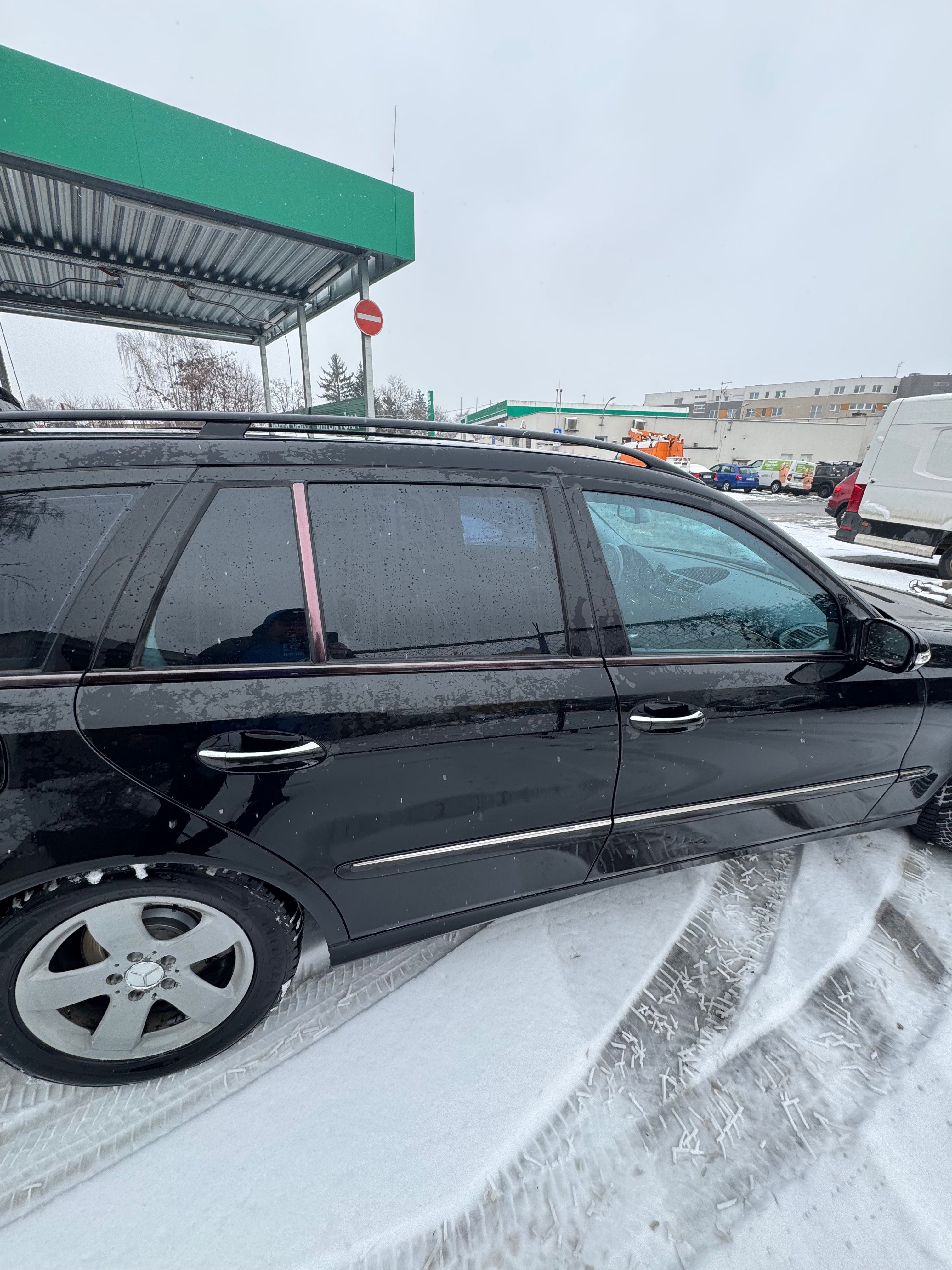 Mercedes-Benz Třídy E, W211,E320 - fotka 5