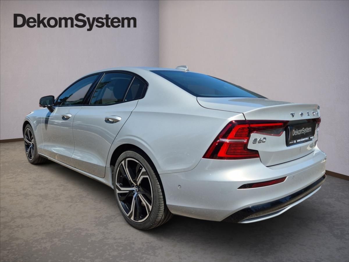 Volvo S60, 2,0 B5 AWD Ultimate Dark - fotka 6