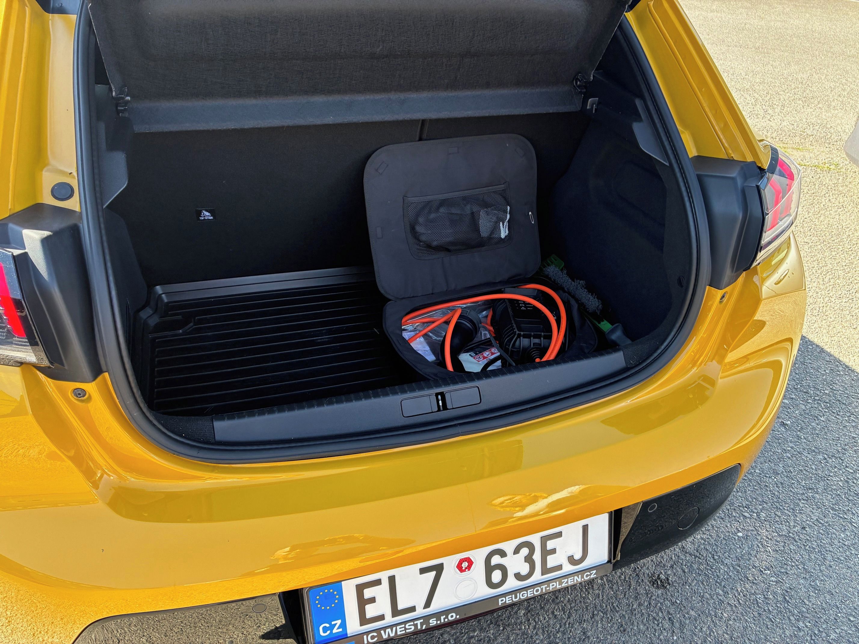 Peugeot 208, 208 e GT NAV, adaptivní temp. - fotka 6