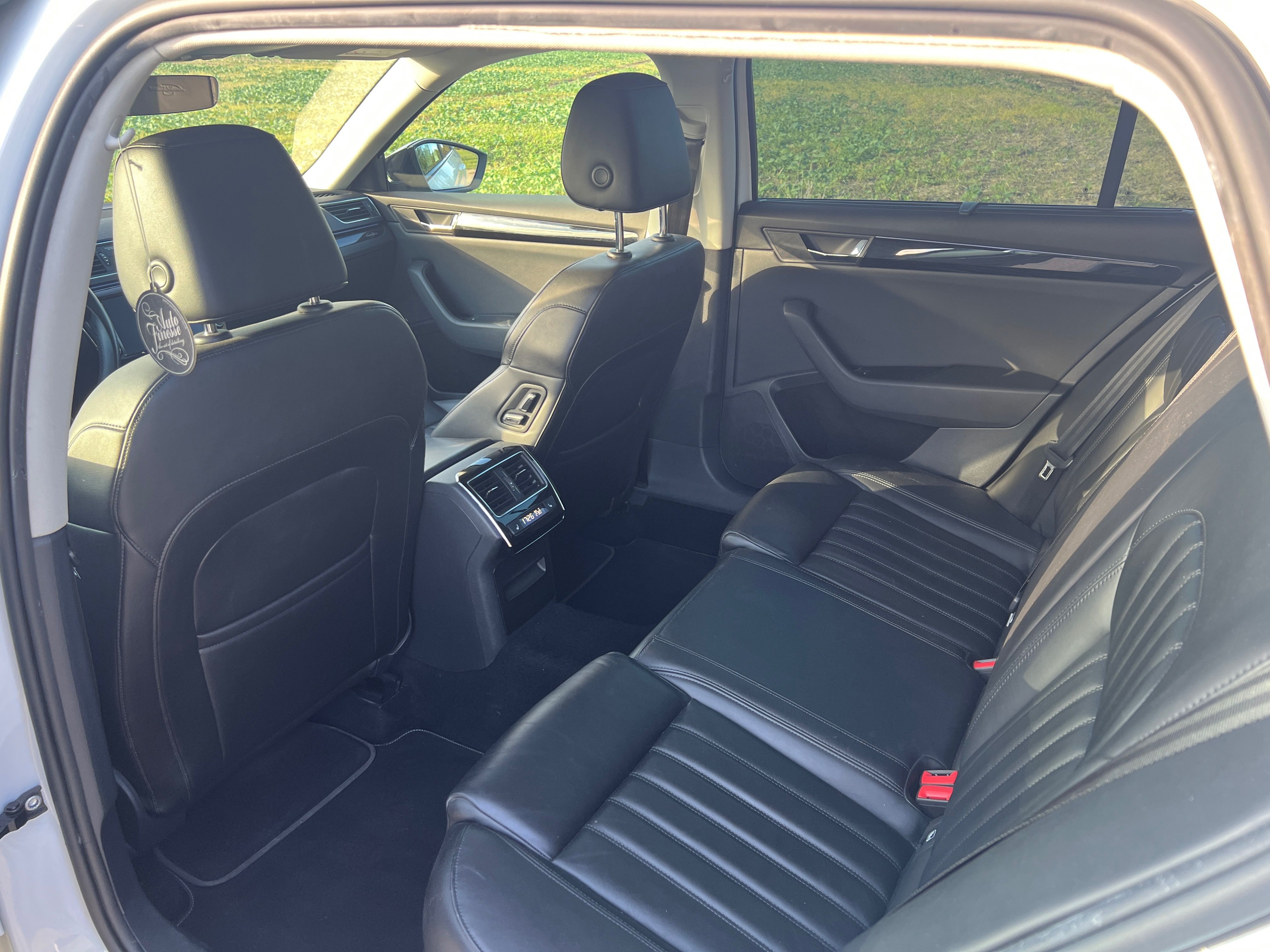 Škoda Superb, Škoda Superb III 2.0 TDI 140kW - fotka 6