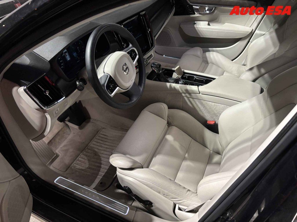 Volvo V90, D5 4x4,AT,navi,LED - fotka 3