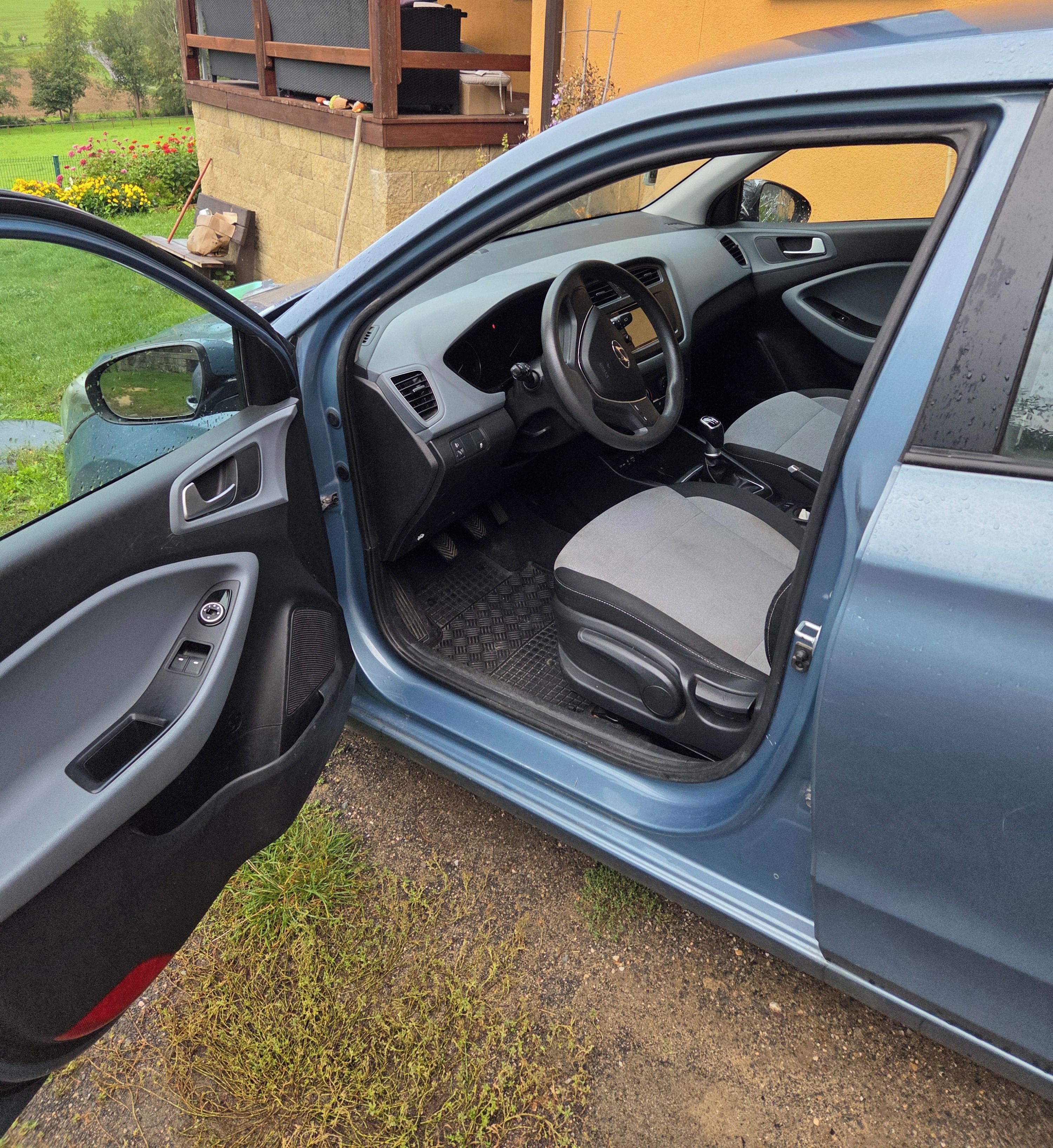 Hyundai i20 - fotka 2