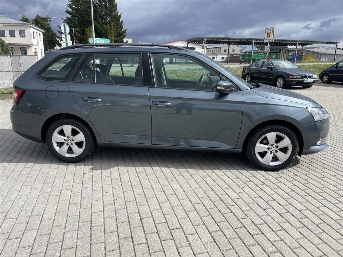 Škoda Fabia, 1,0 MPi 55kw Klima Tažné Euro6 - fotka 5